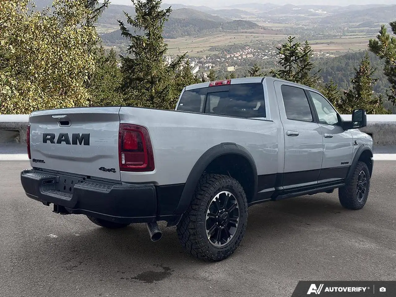 RAM 2500 снимка RAM 2500