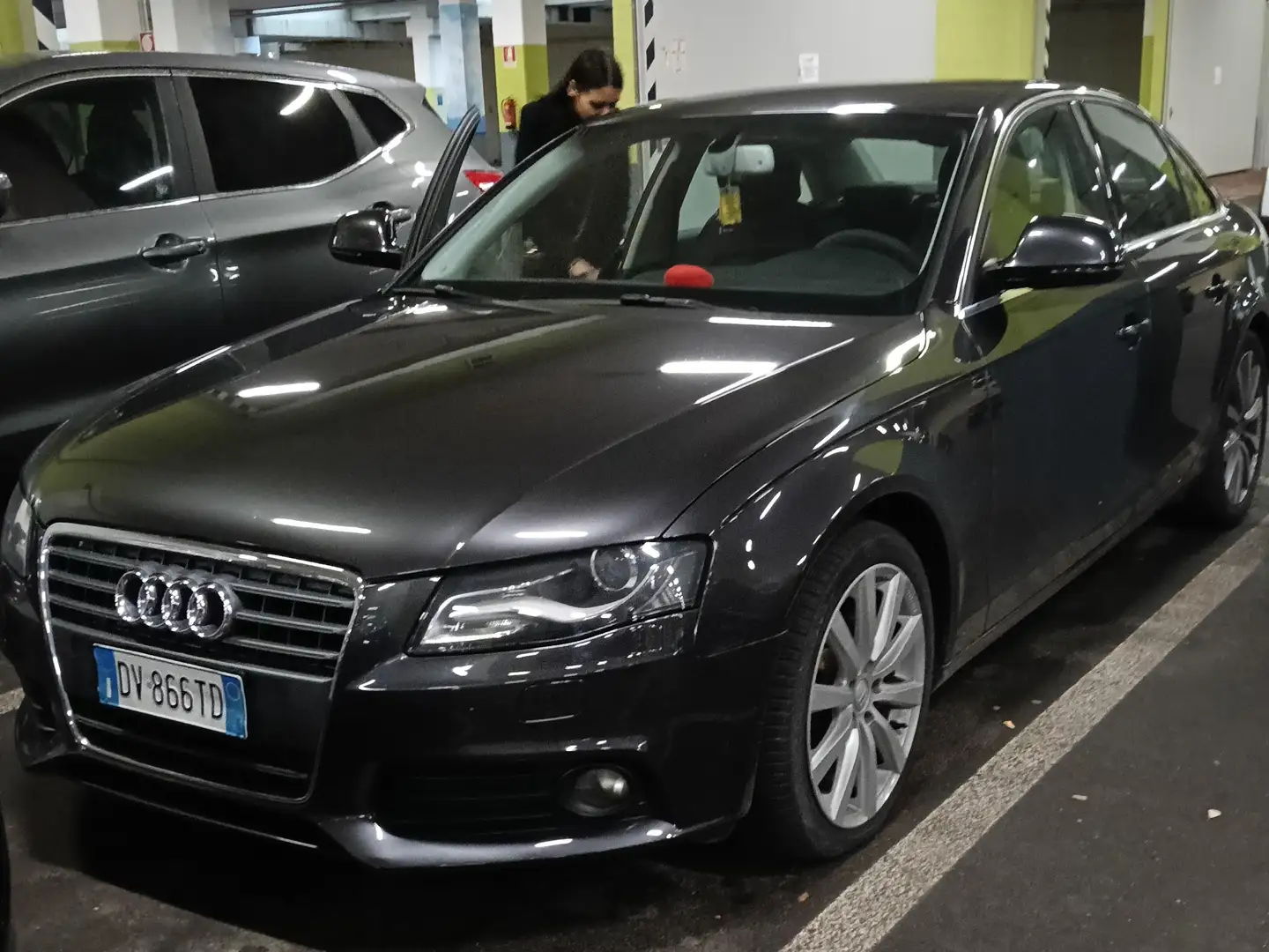 Audi A4 2.0 TDI 105kw 143cv ambiente Nero - 2