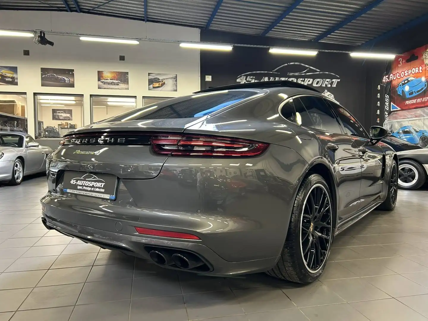 Porsche Panamera II 3.0 V6 462ch 4 E-Hybrid Grau - 2