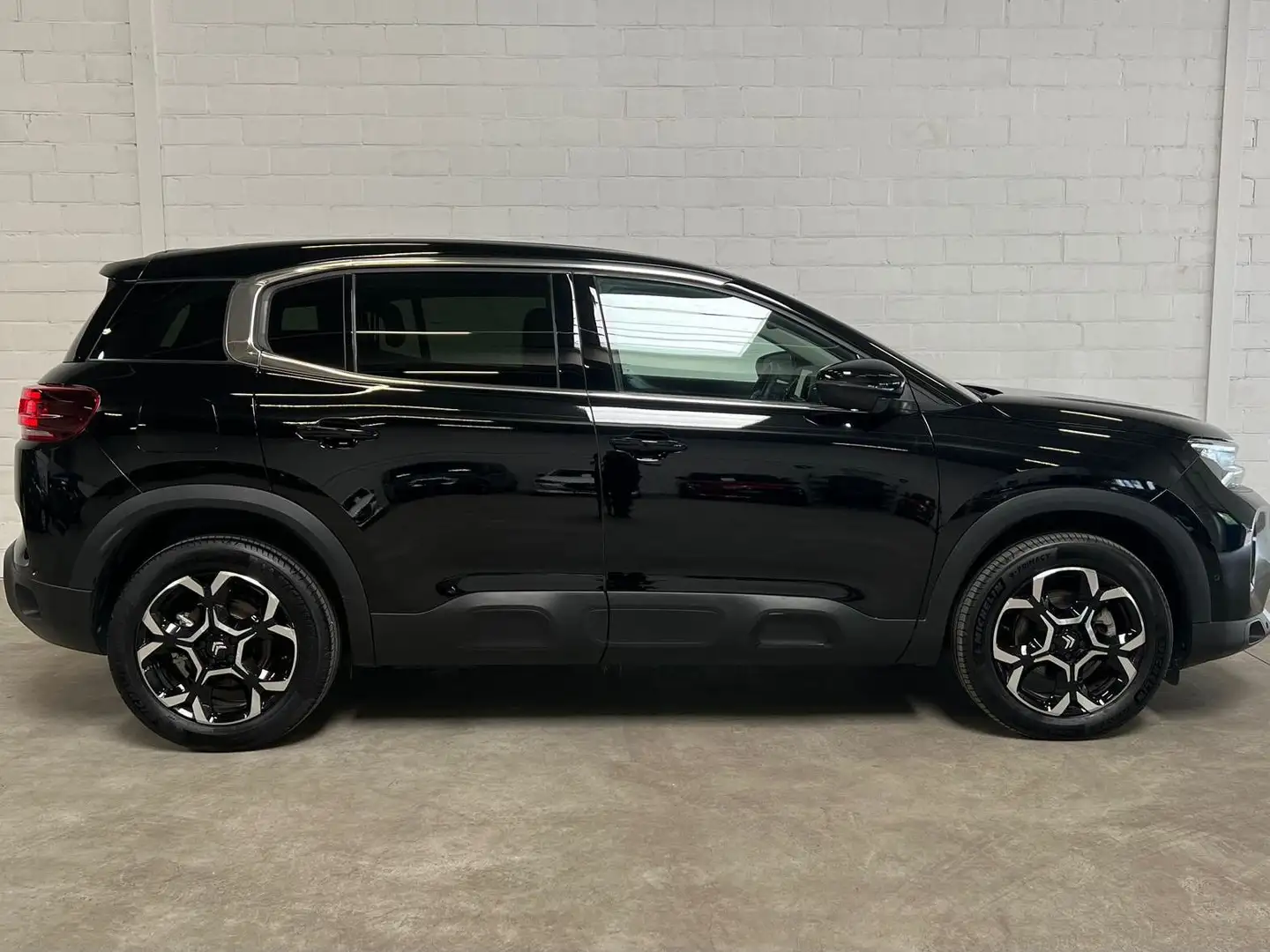 Citroen C5 Aircross C5 Aircross Hybrid 136 ë-DSC6 PLUS Zwart - 2