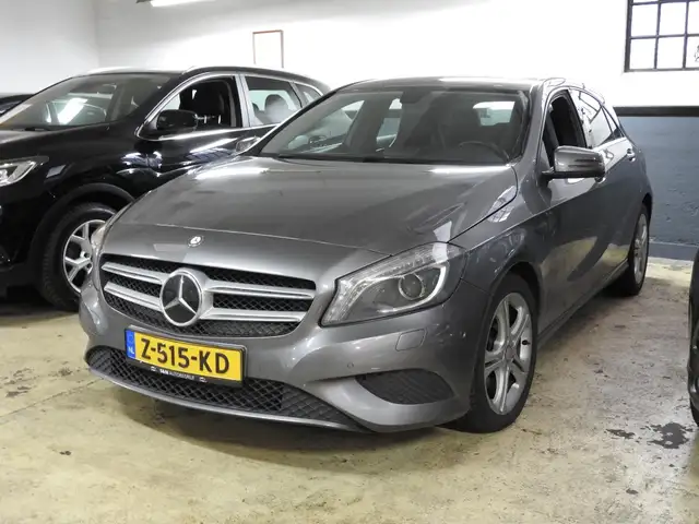 Mercedes-Benz A 200 Prestige, CC, airco Navi, car play, etc