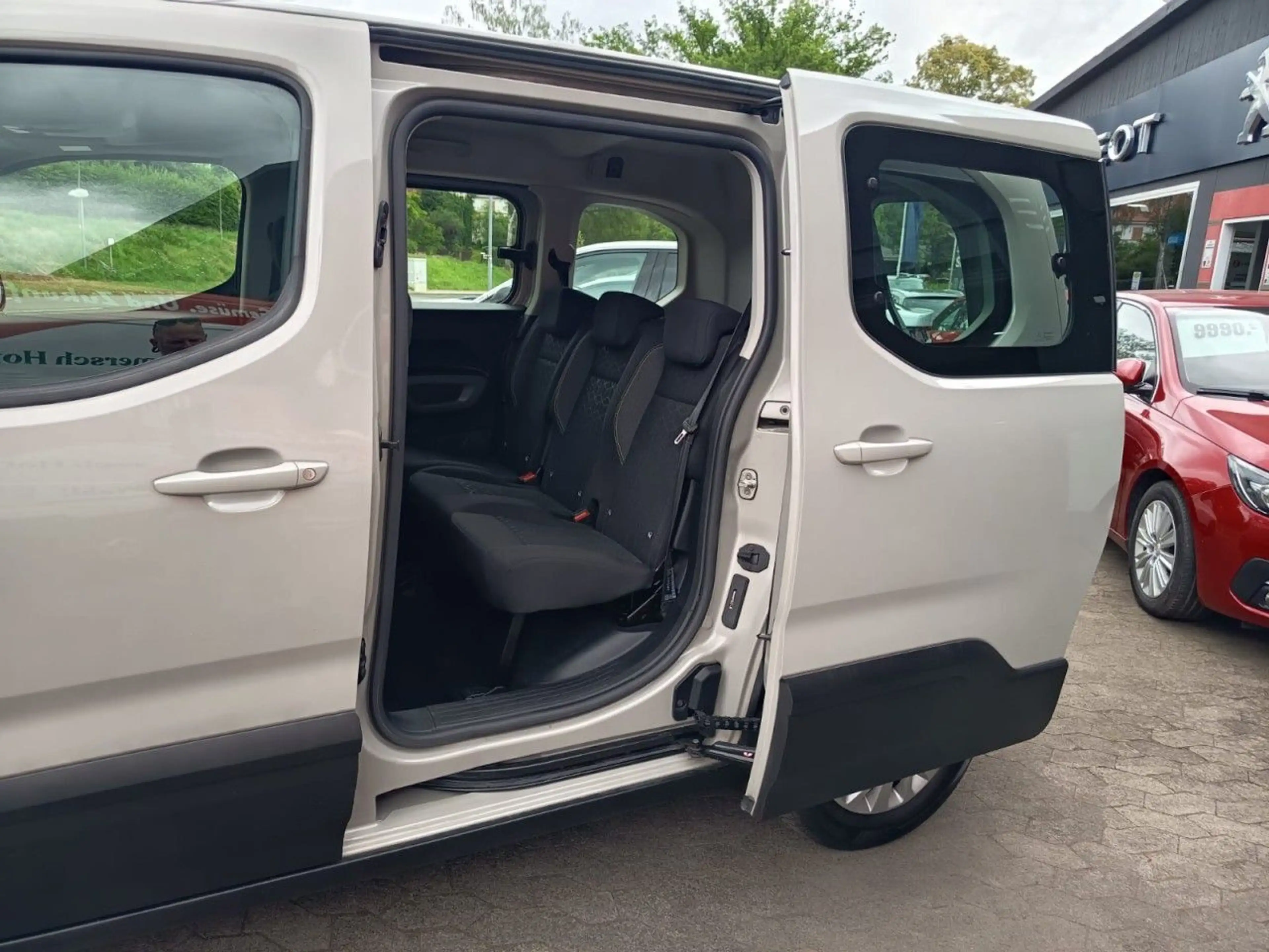 Peugeot Rifter Active L1 AHK Einparkhilfe — photo 14