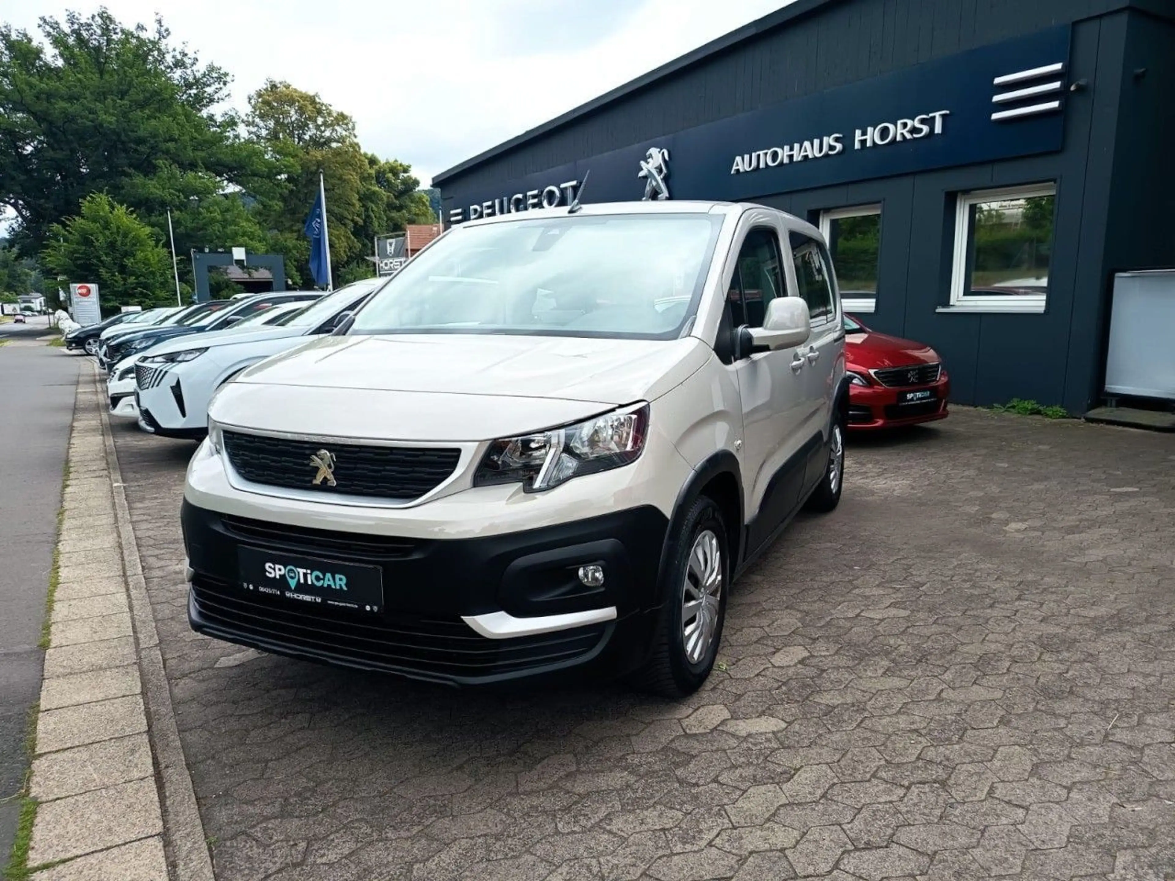 Peugeot Rifter Active L1 AHK Einparkhilfe — photo 2