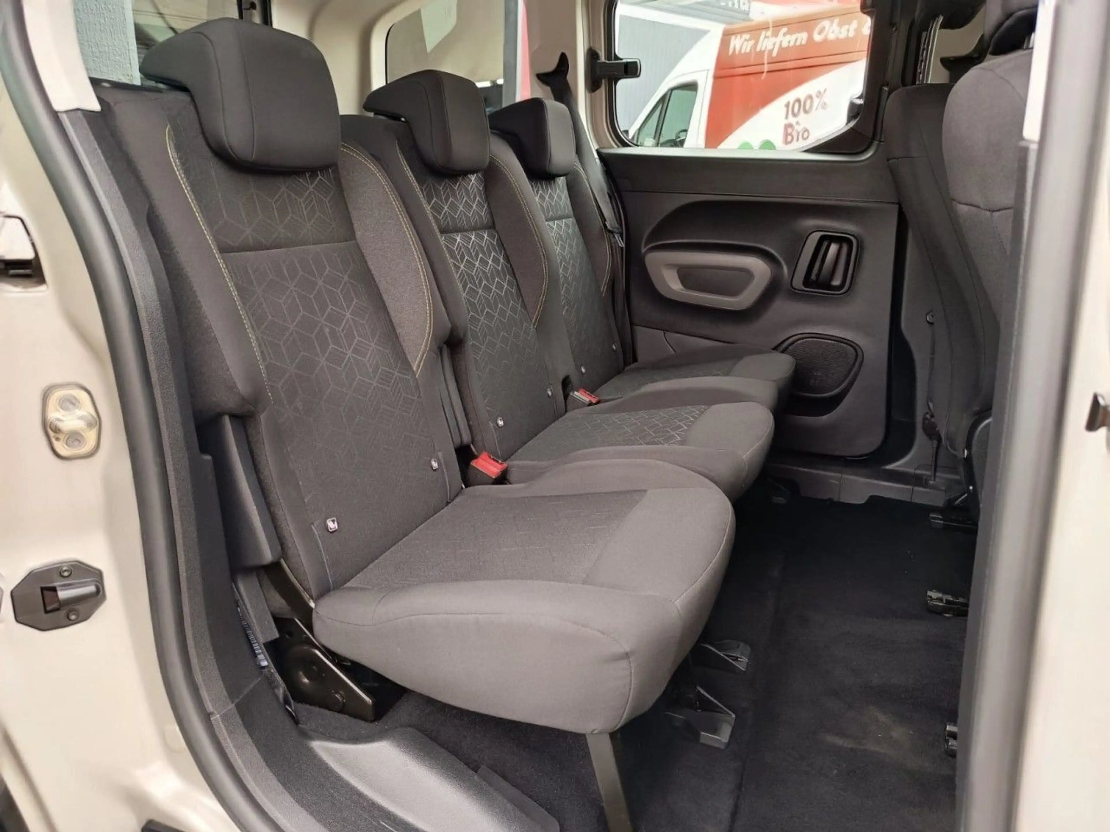 Peugeot Rifter Active L1 AHK Einparkhilfe — photo 16
