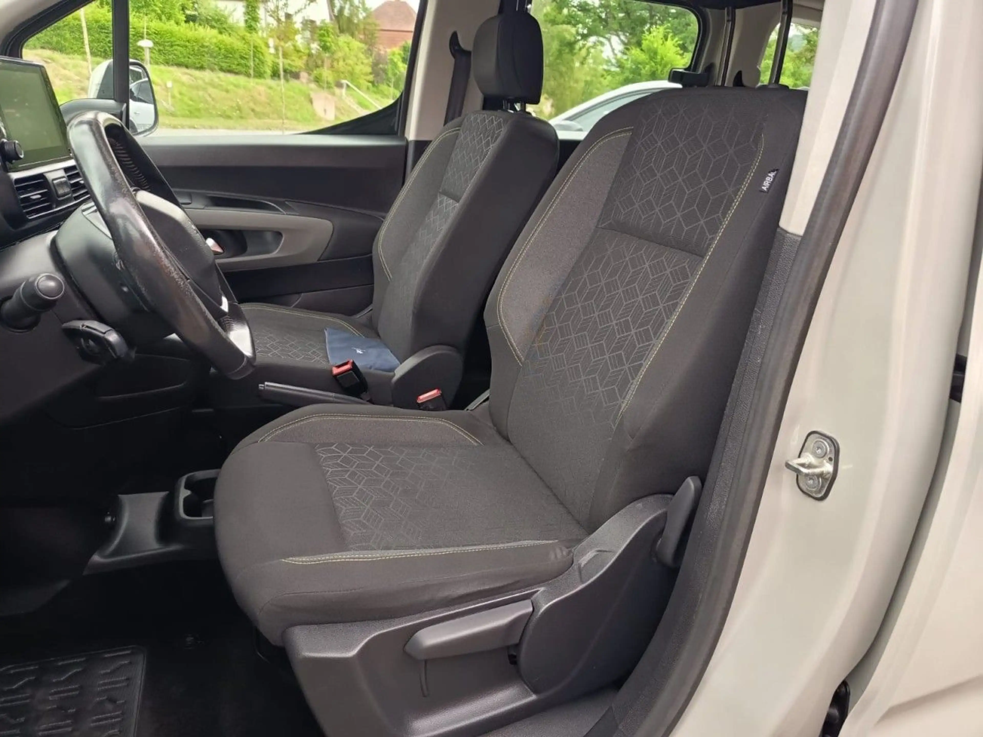 Peugeot Rifter Active L1 AHK Einparkhilfe — photo 12