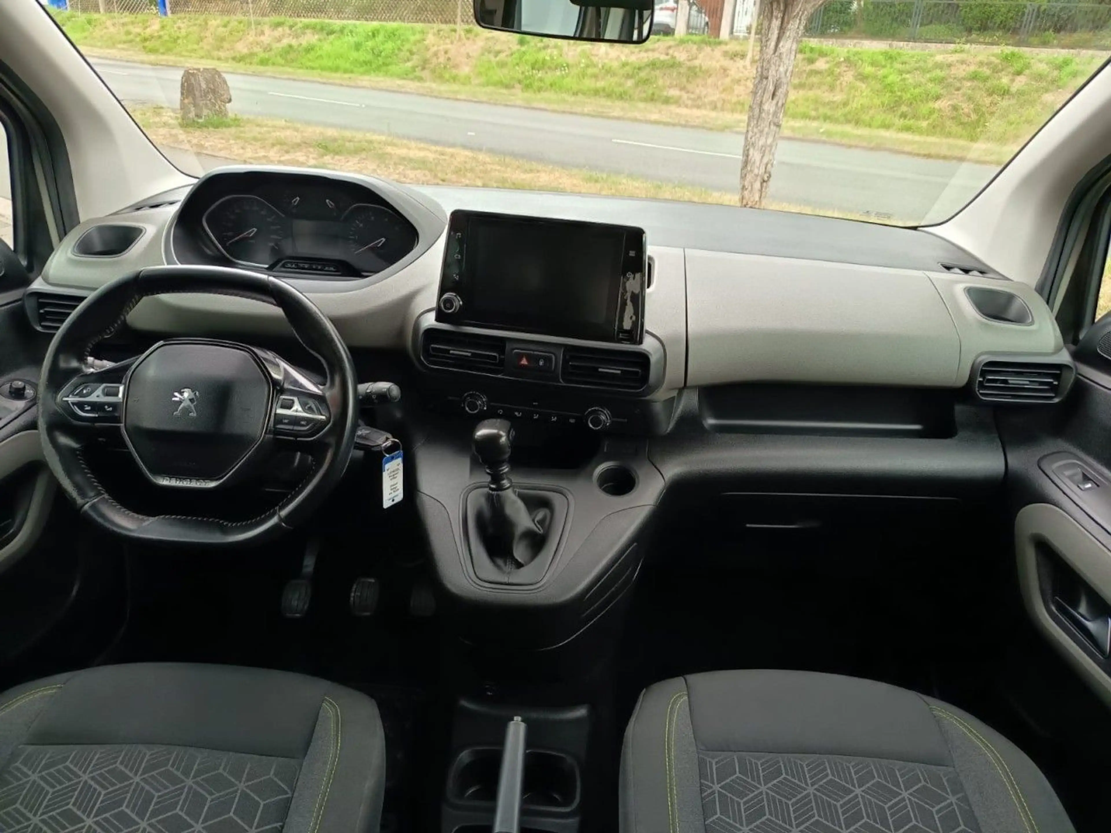 Peugeot Rifter Active L1 AHK Einparkhilfe — photo 17