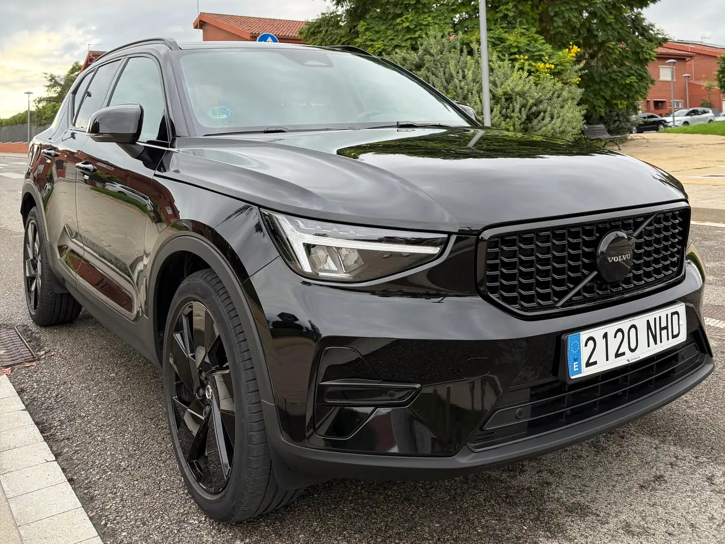 Volvo XC40 XC40 B3 MHEV Black Edition 163 CV Etiqueta ECO Negro - 2