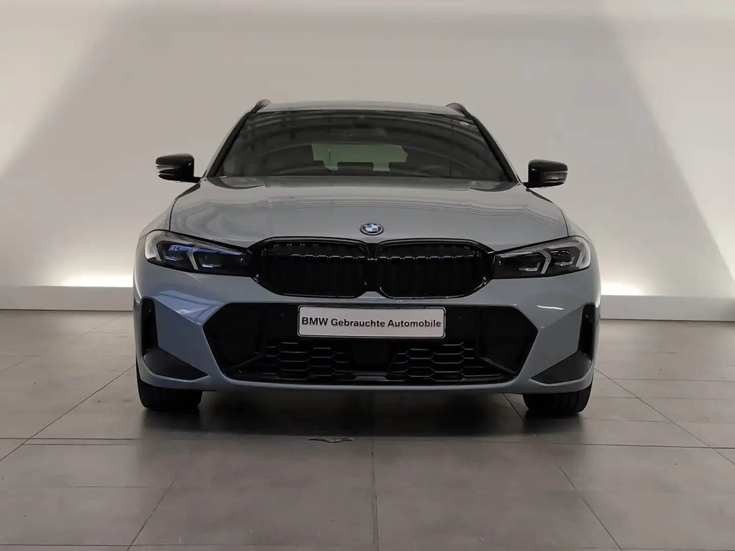 BMW 330 e Touring M Sport Navi/LED/HuD/PaAs/DrAs/RFK Navi/ Grau - 2