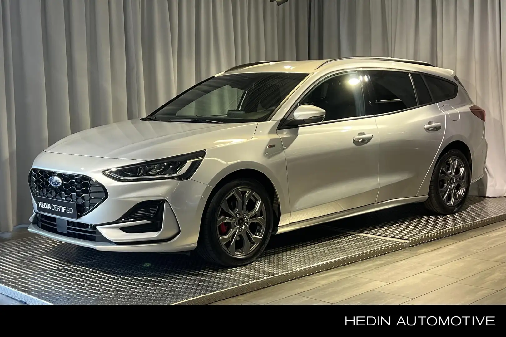Ford Focus Wagon 1.0 EcoBoost Hybrid ST Line Style Grijs - 1