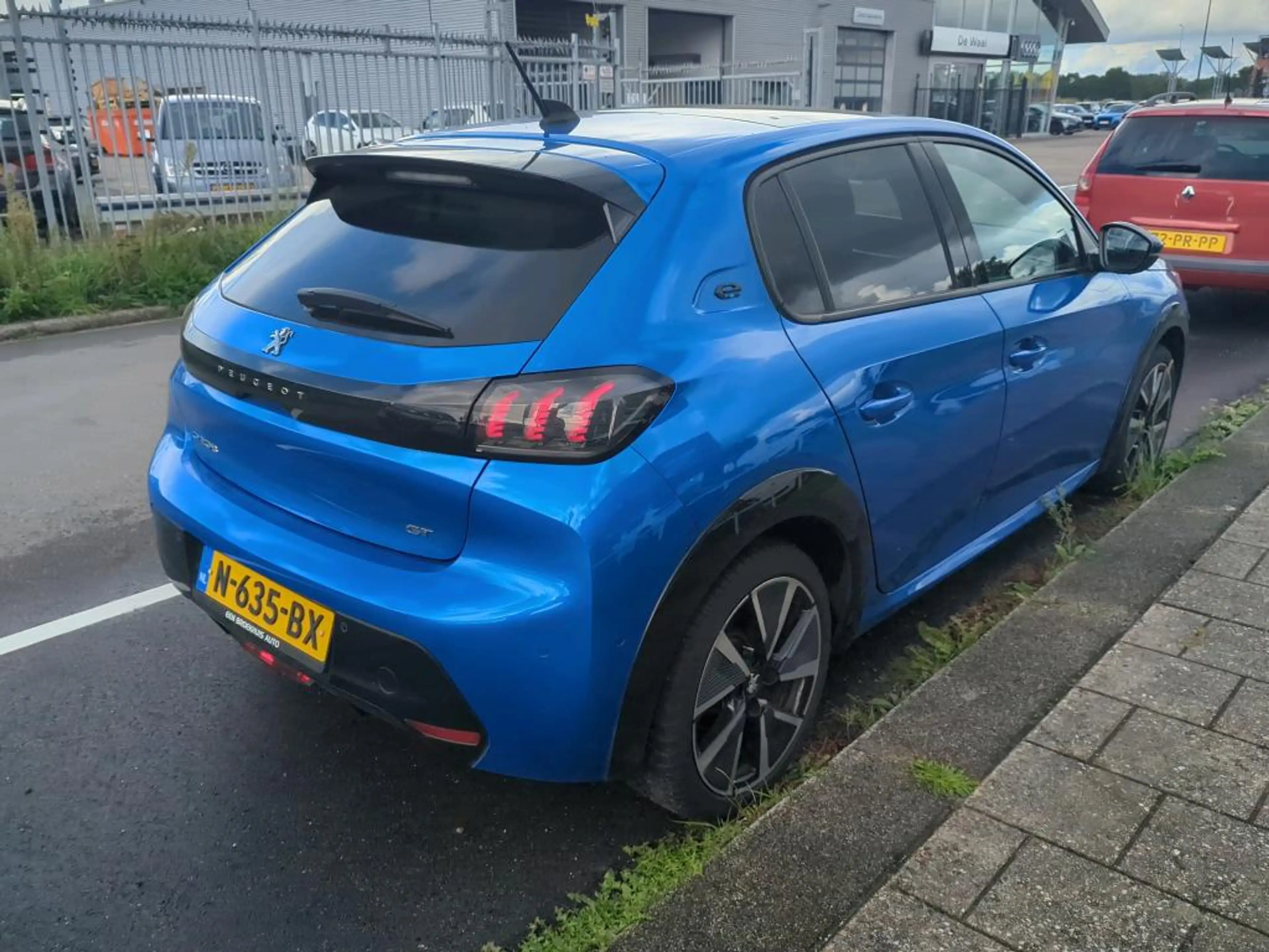 Peugeot e-208 EV GT 350 50 kWh | Fase 3 laden | Panoramadak | Na — photo 3