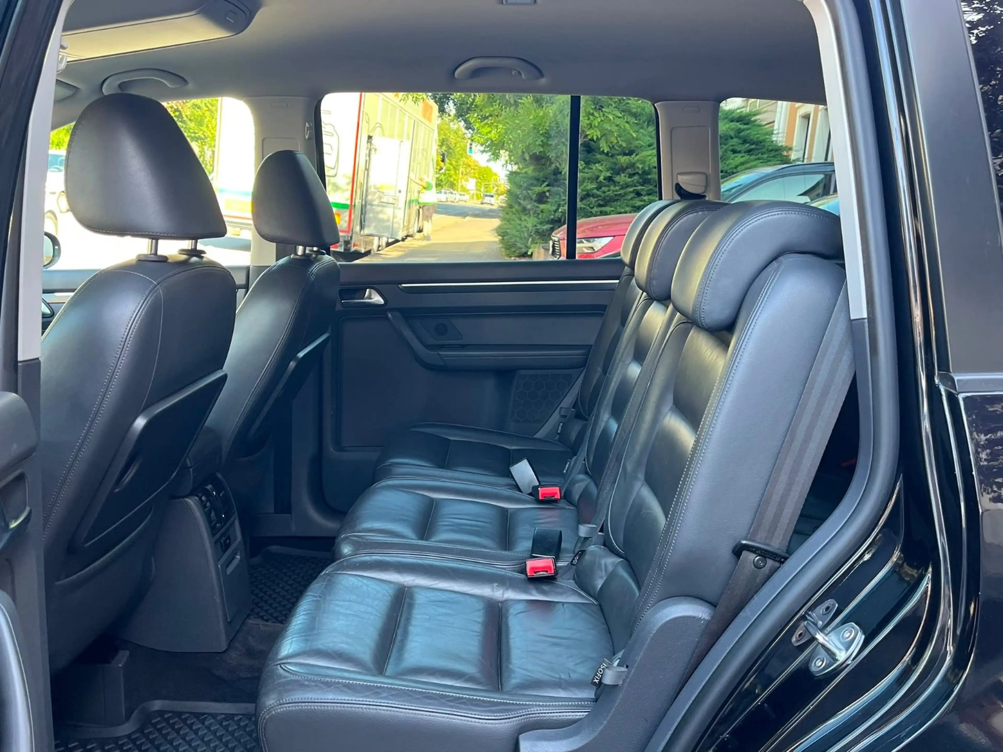 Volkswagen Touran 2,0 TDI 170PS Highline,7.STZE, LEDER — photo 14