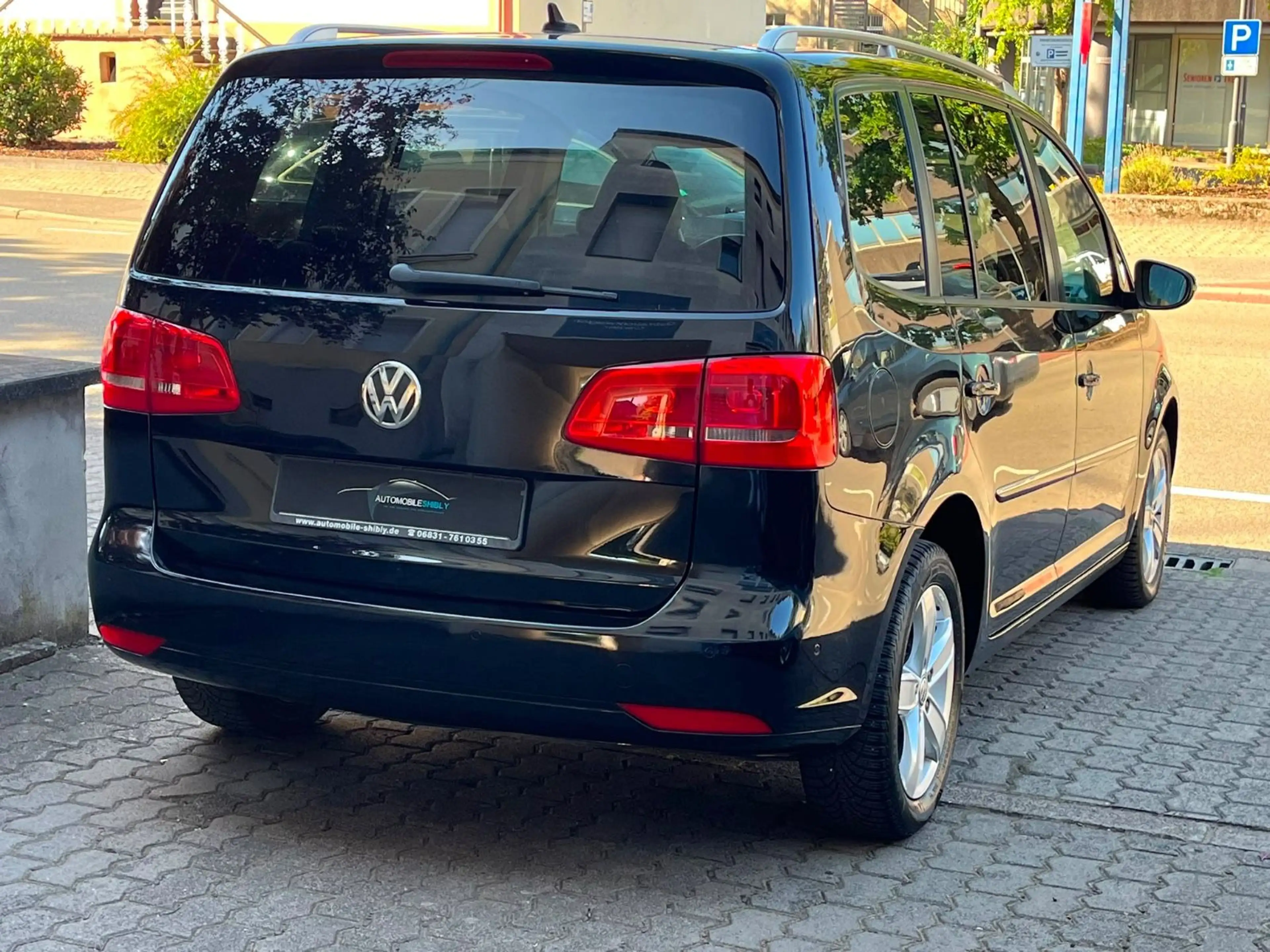 Volkswagen Touran 2,0 TDI 170PS Highline,7.STZE, LEDER — photo 6