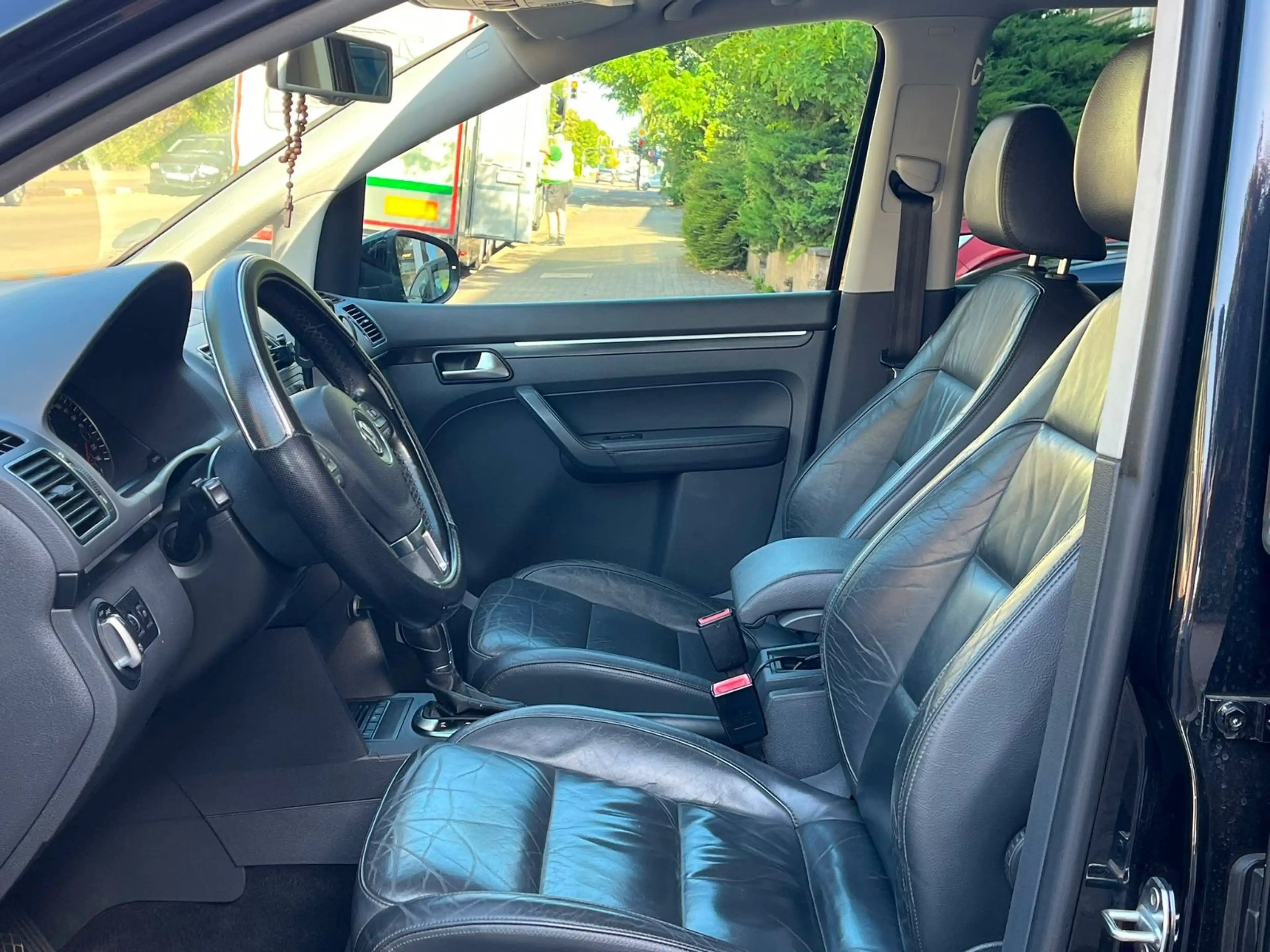 Volkswagen Touran 2,0 TDI 170PS Highline,7.STZE, LEDER — photo 12