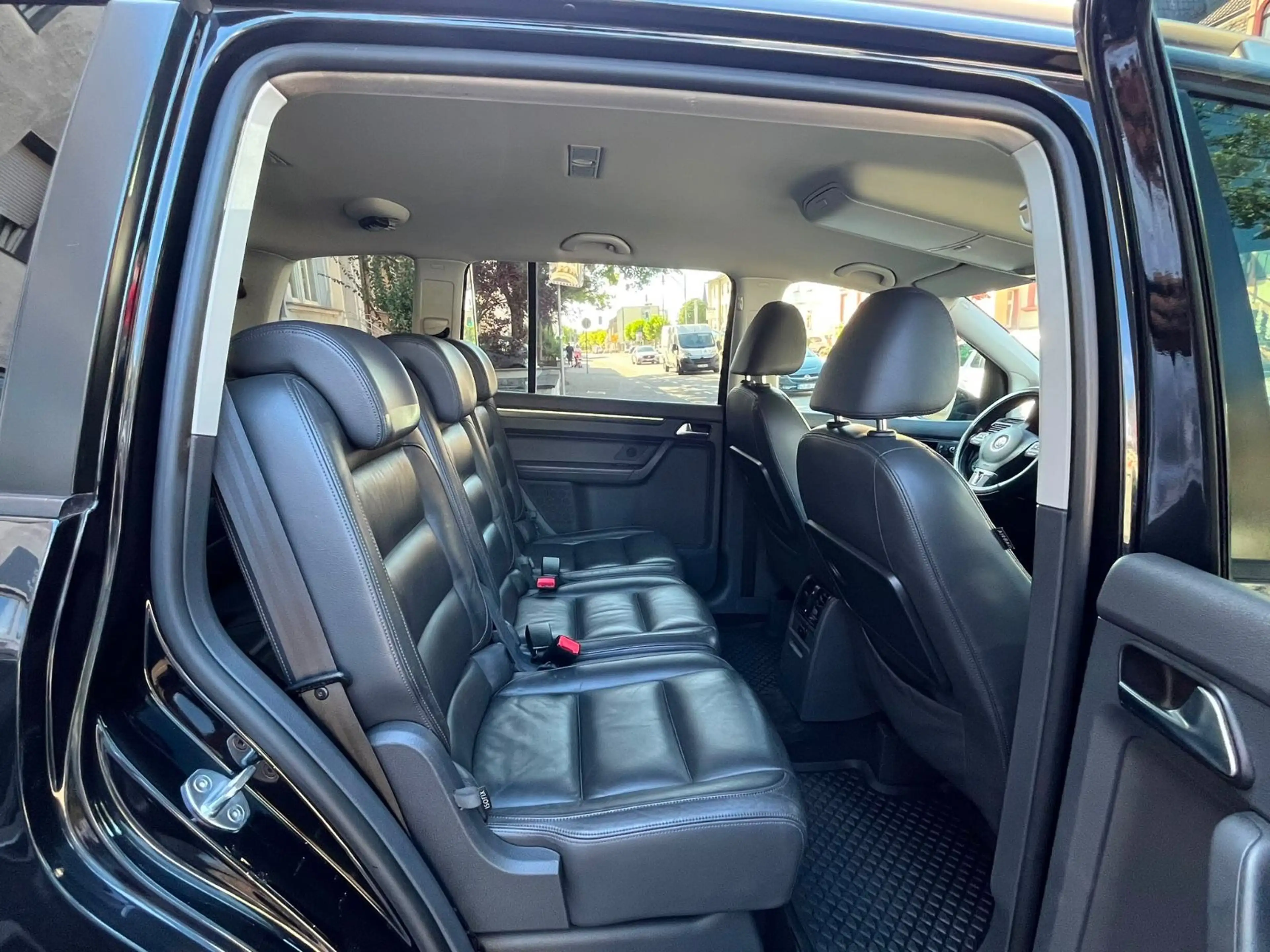 Volkswagen Touran 2,0 TDI 170PS Highline,7.STZE, LEDER — photo 13