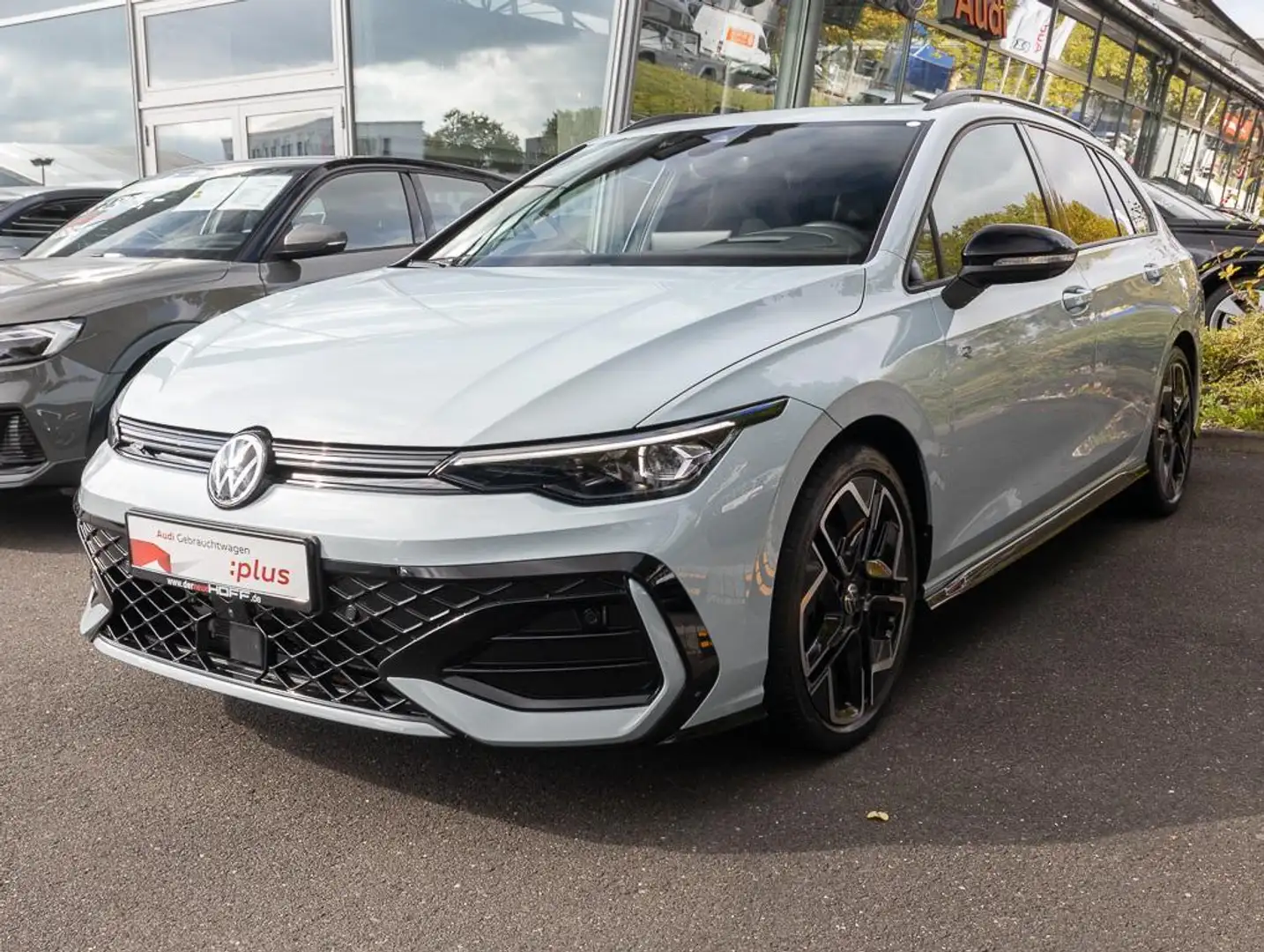 Volkswagen Golf VIII 1.5 TSI R-Line Pano 18 Zoll Area View AHK Bla Blau - 1