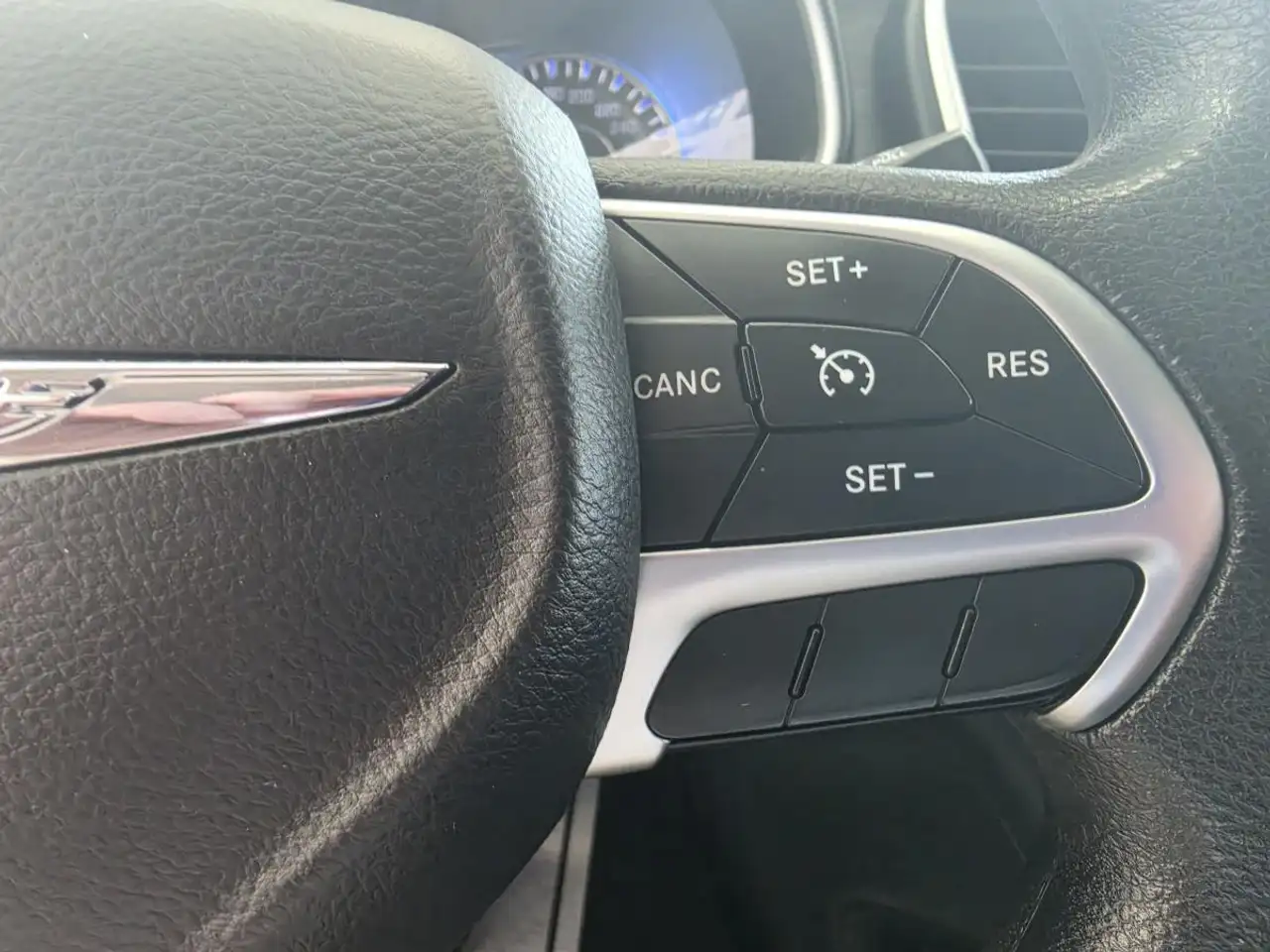 Chrysler 200 снимка Chrysler 200