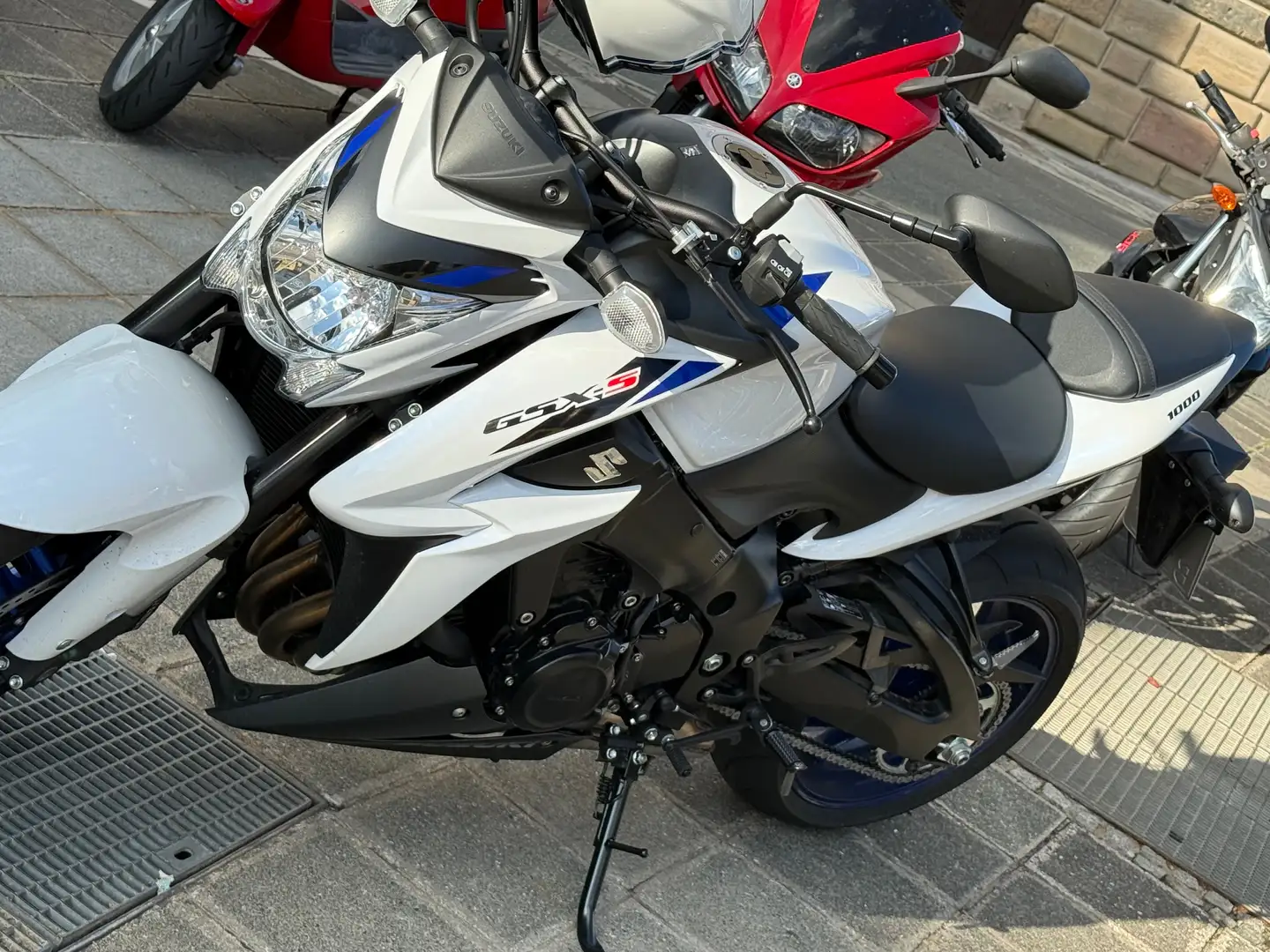 Suzuki GSX-S 1000 Biały - 2