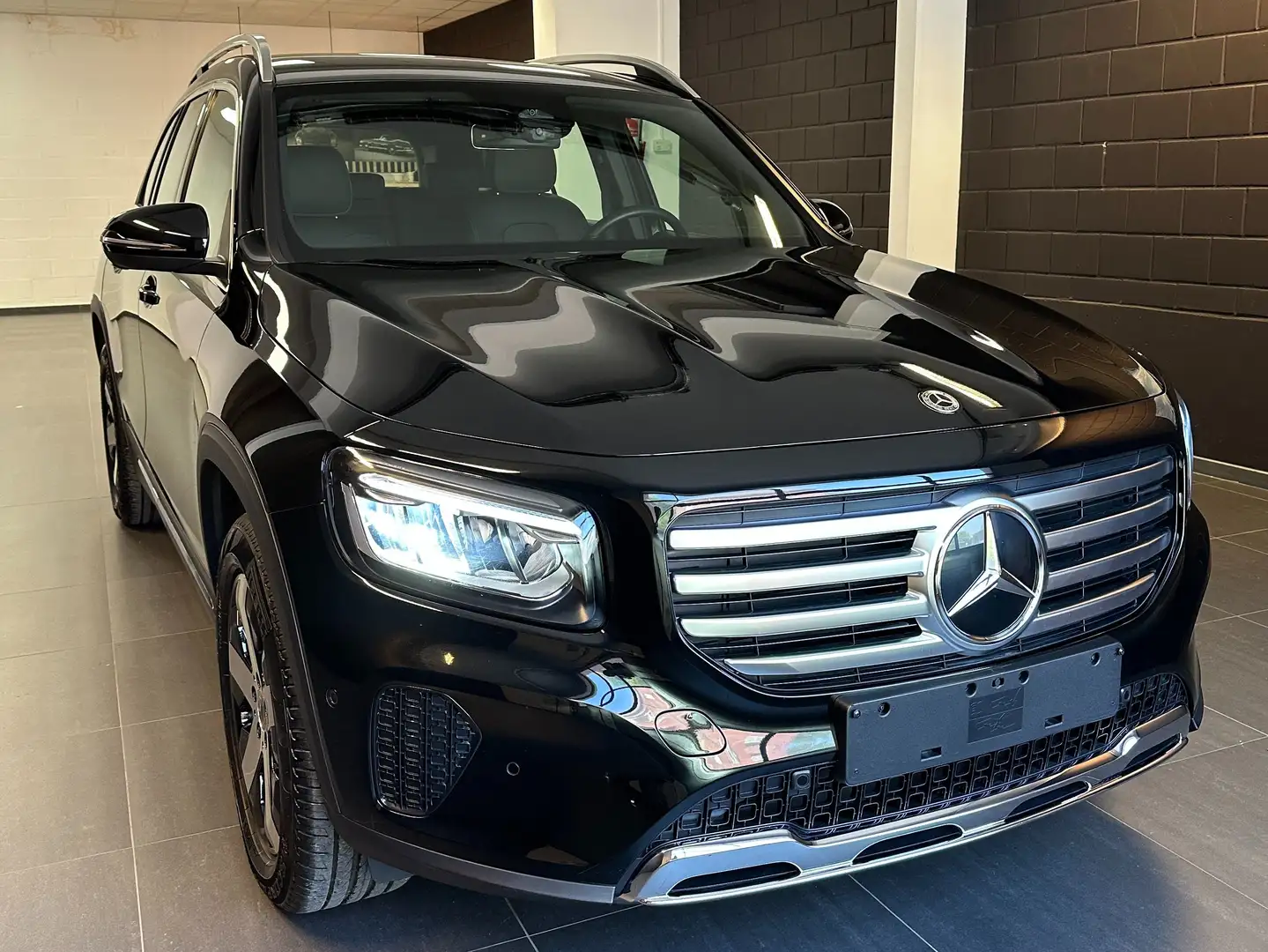 Mercedes-Benz GLB 200 d Luxury Line Noir - 1