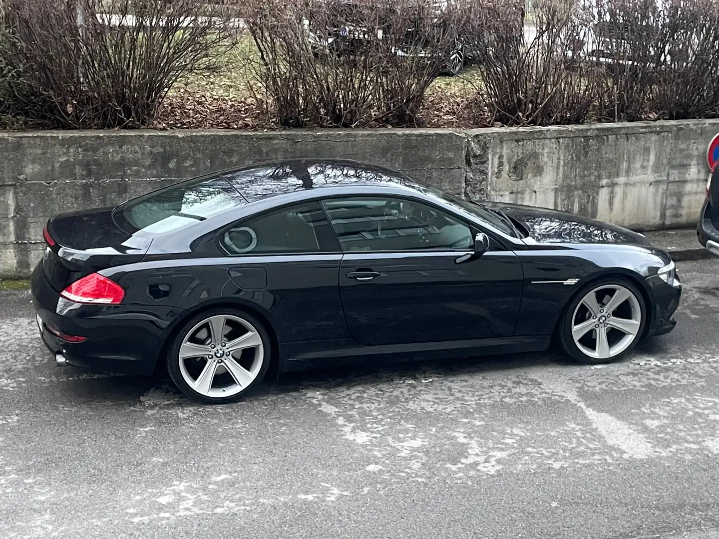 BMW 630 630i Schwarz - 2