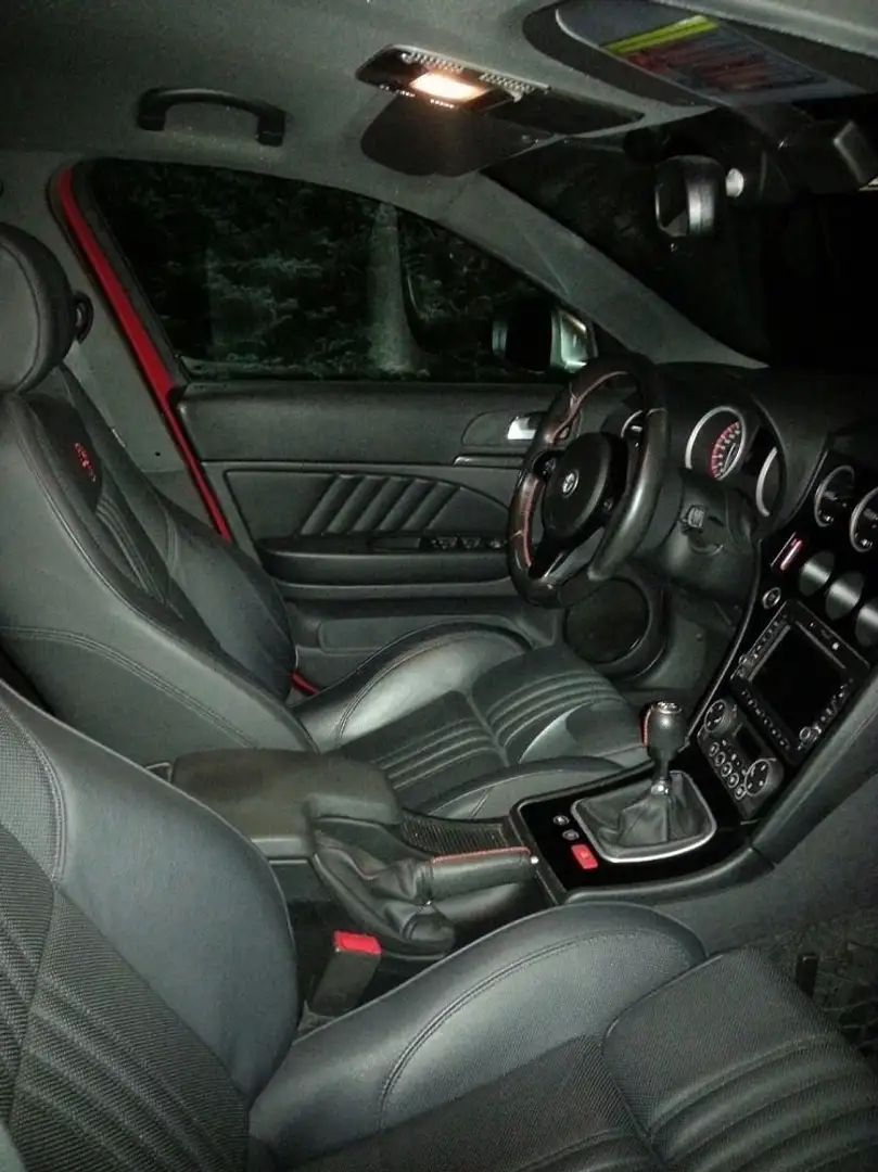 Alfa Romeo 159 Sportwagon 2.0 JTDM 16V DPF Rot - 2