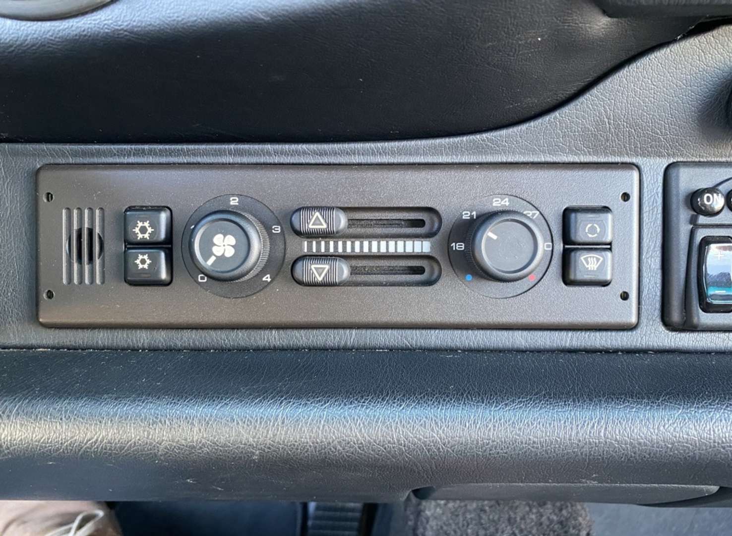 Porsche 993 Carrera 4 Coupé - 1995 - Joinsteer - #13