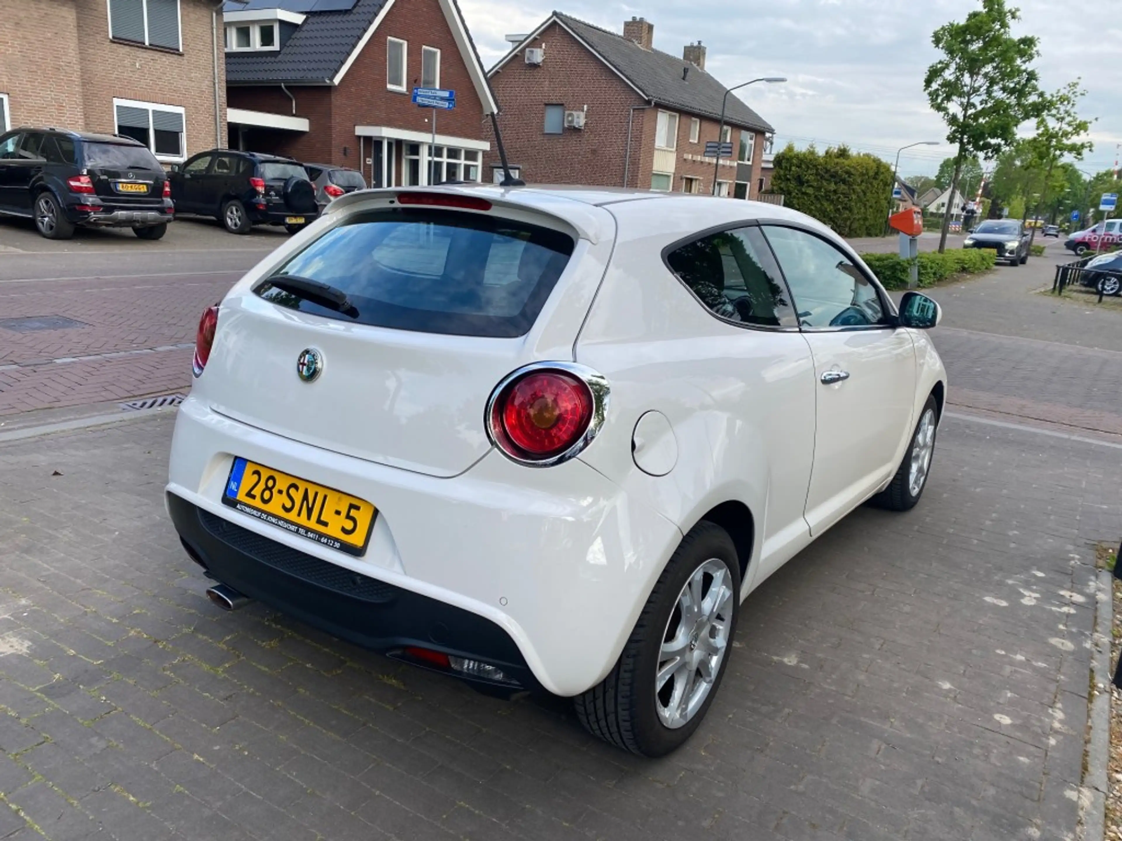 Alfa Romeo MiTo 1.4 DISTINCTIVE / AIRCO-ECC / CRUISE CTR. / BLUETO — photo 6