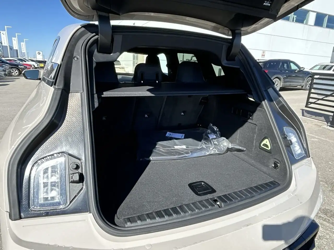 BMW iX снимка BMW iX