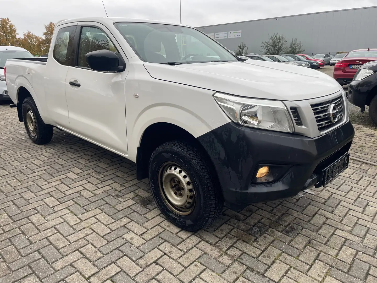 Nissan NP300 Navara Visia King Cab 4x4 Biały - 2