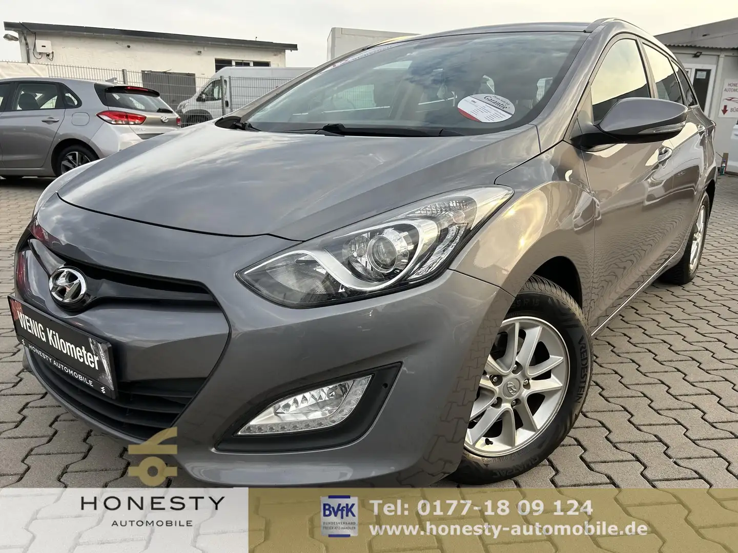 Hyundai i30 Kombi 1.4 CRDi DPF Trend cw*GARANTIE*SERVOLENKU... Grau - 1