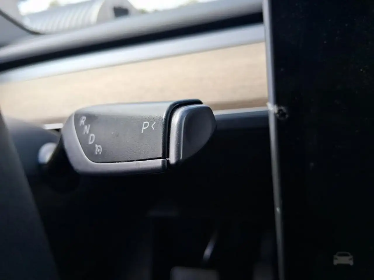 Tesla Model Y снимка Tesla Model Y