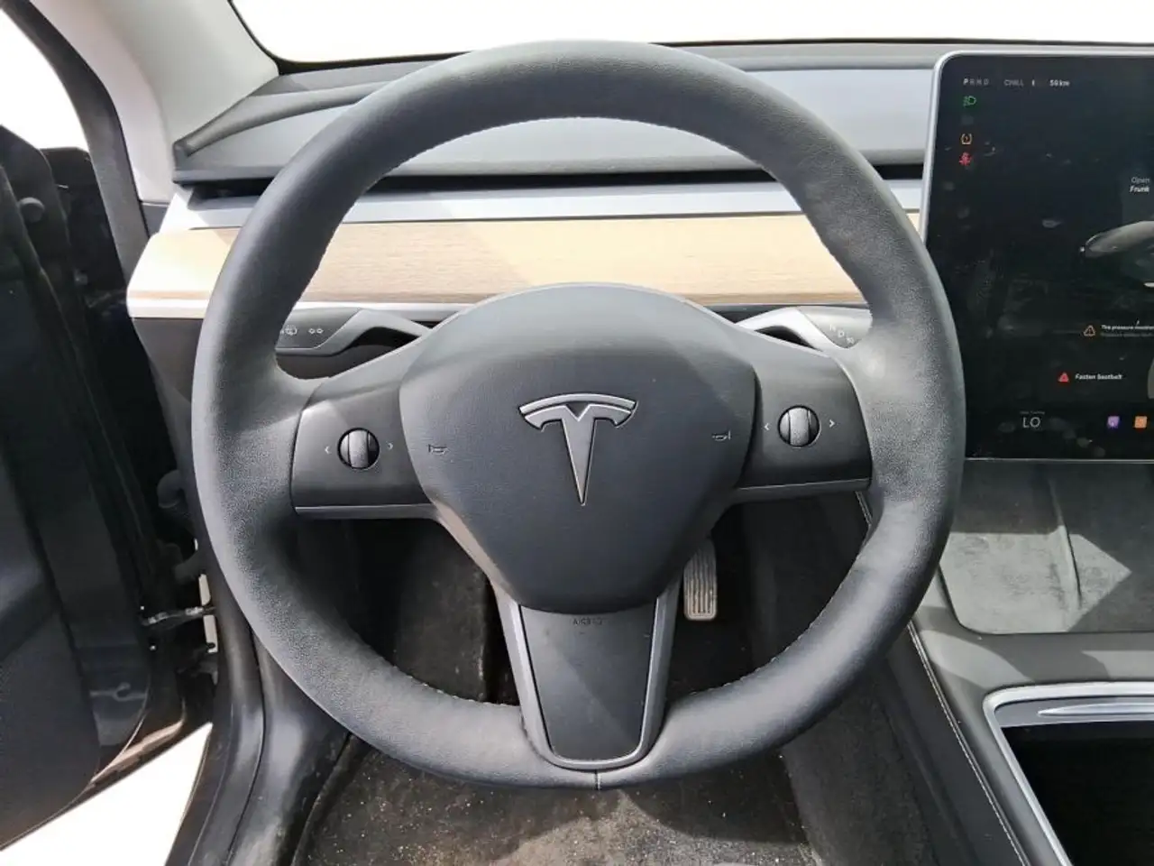 Tesla Model Y снимка Tesla Model Y