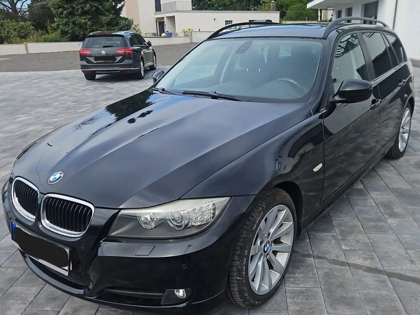 BMW 320 320i Schwarz - 2