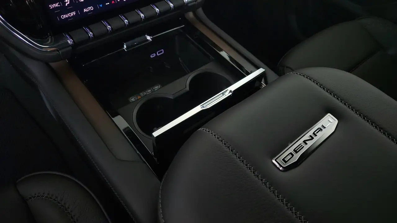 GMC Yukon снимка GMC Yukon