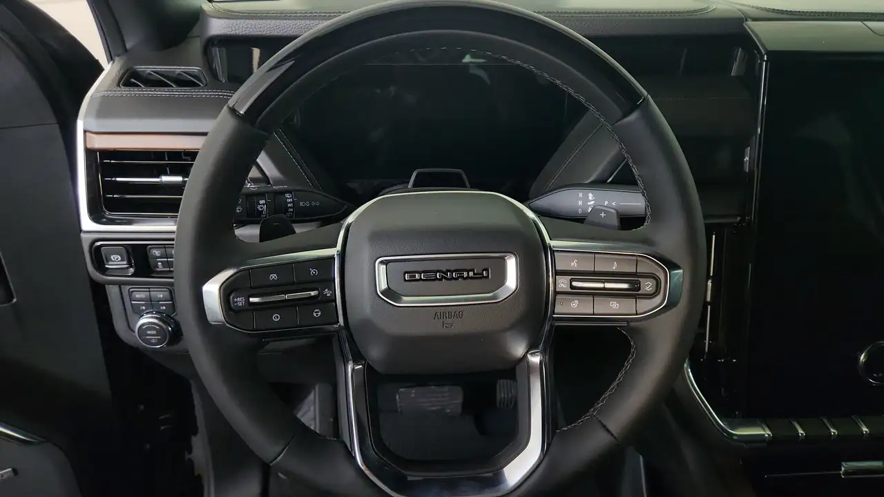 GMC Yukon снимка GMC Yukon