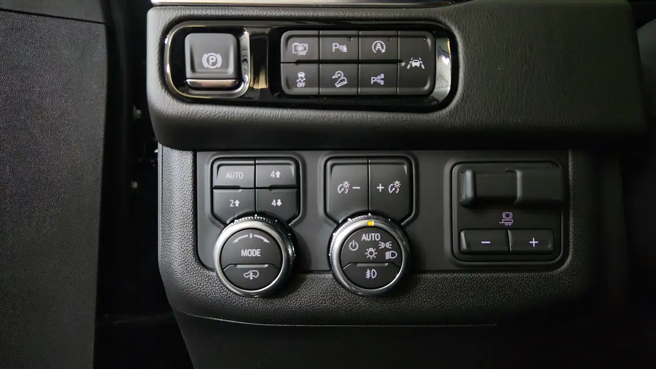 GMC Yukon снимка GMC Yukon