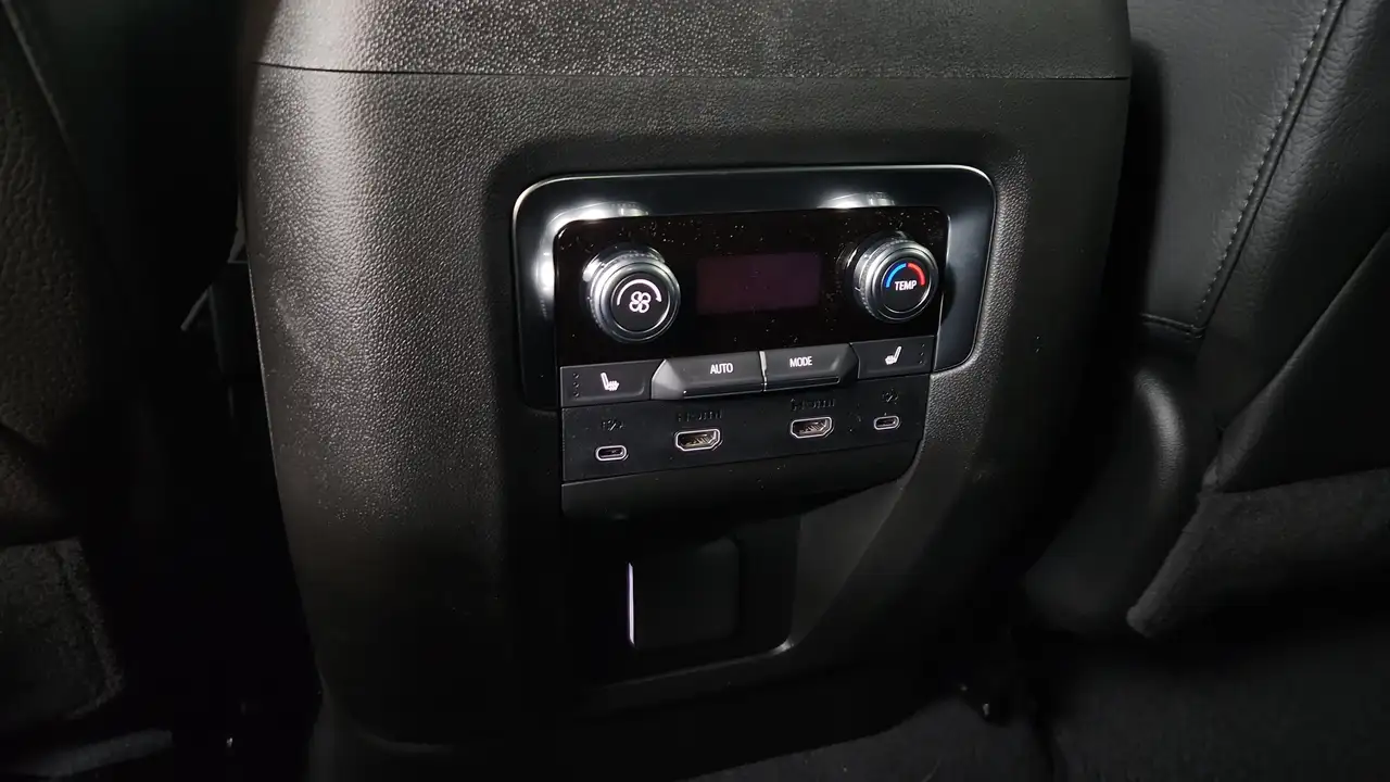 GMC Yukon снимка GMC Yukon
