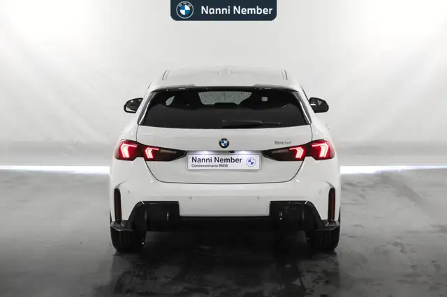 BMW 1 Series view 4