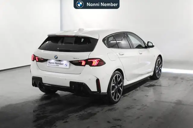 BMW 1 Series view 3