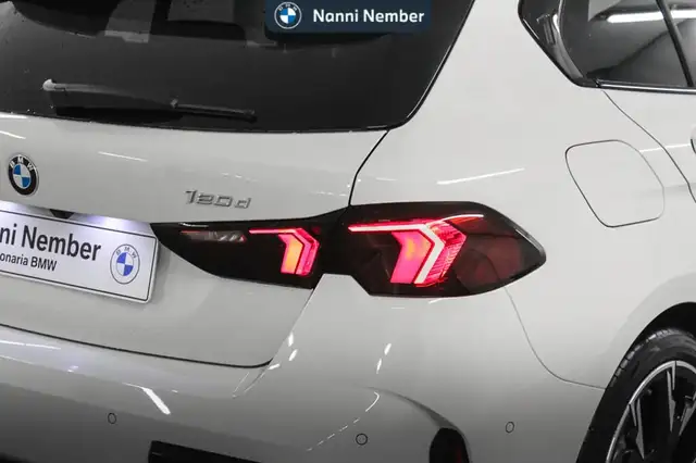 BMW 1 Series view 6