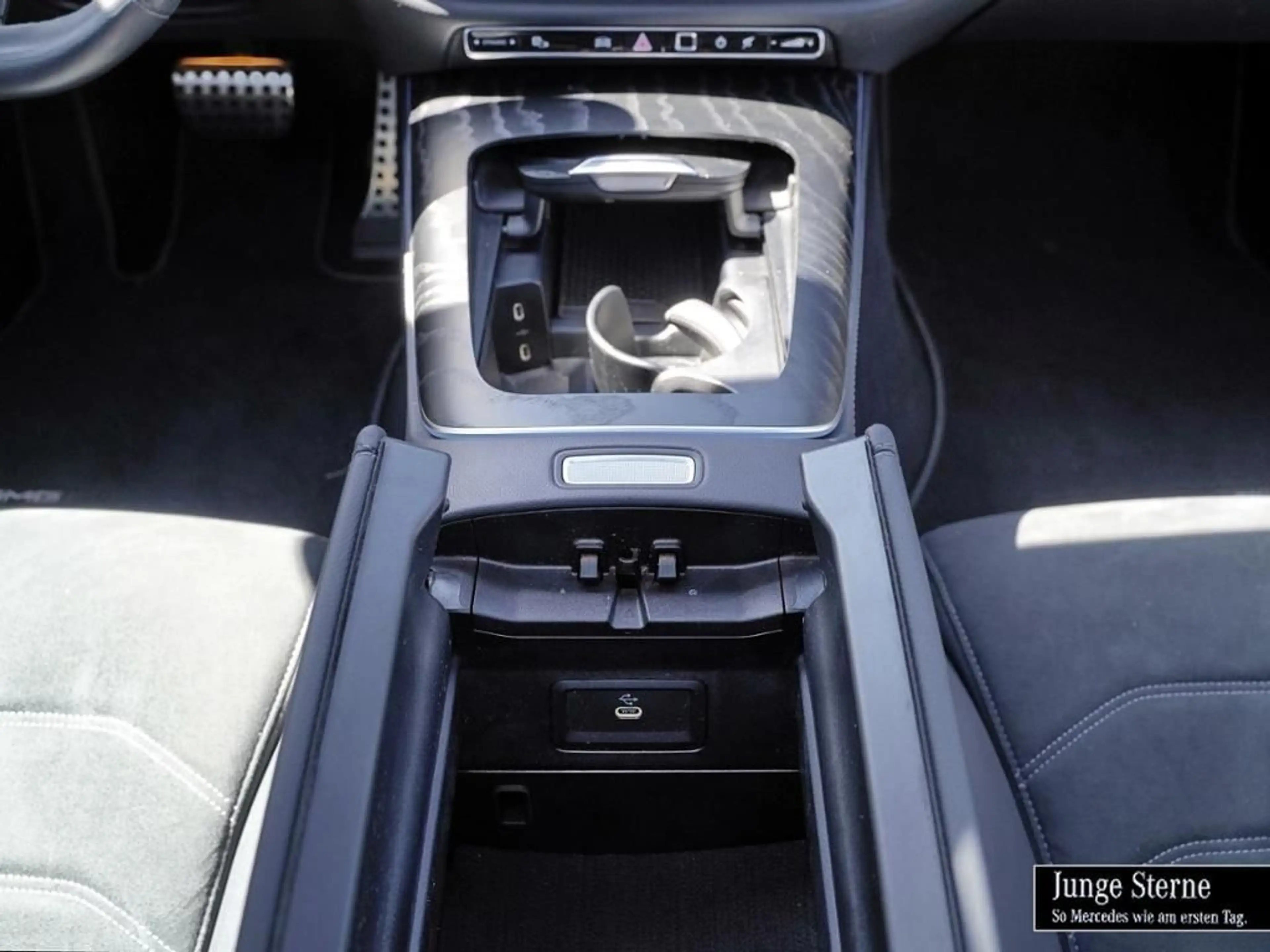 Mercedes-Benz E 220 d T-Modell EDITION-AMG+PANO+AHK+FAHRASSI+3 — photo 10