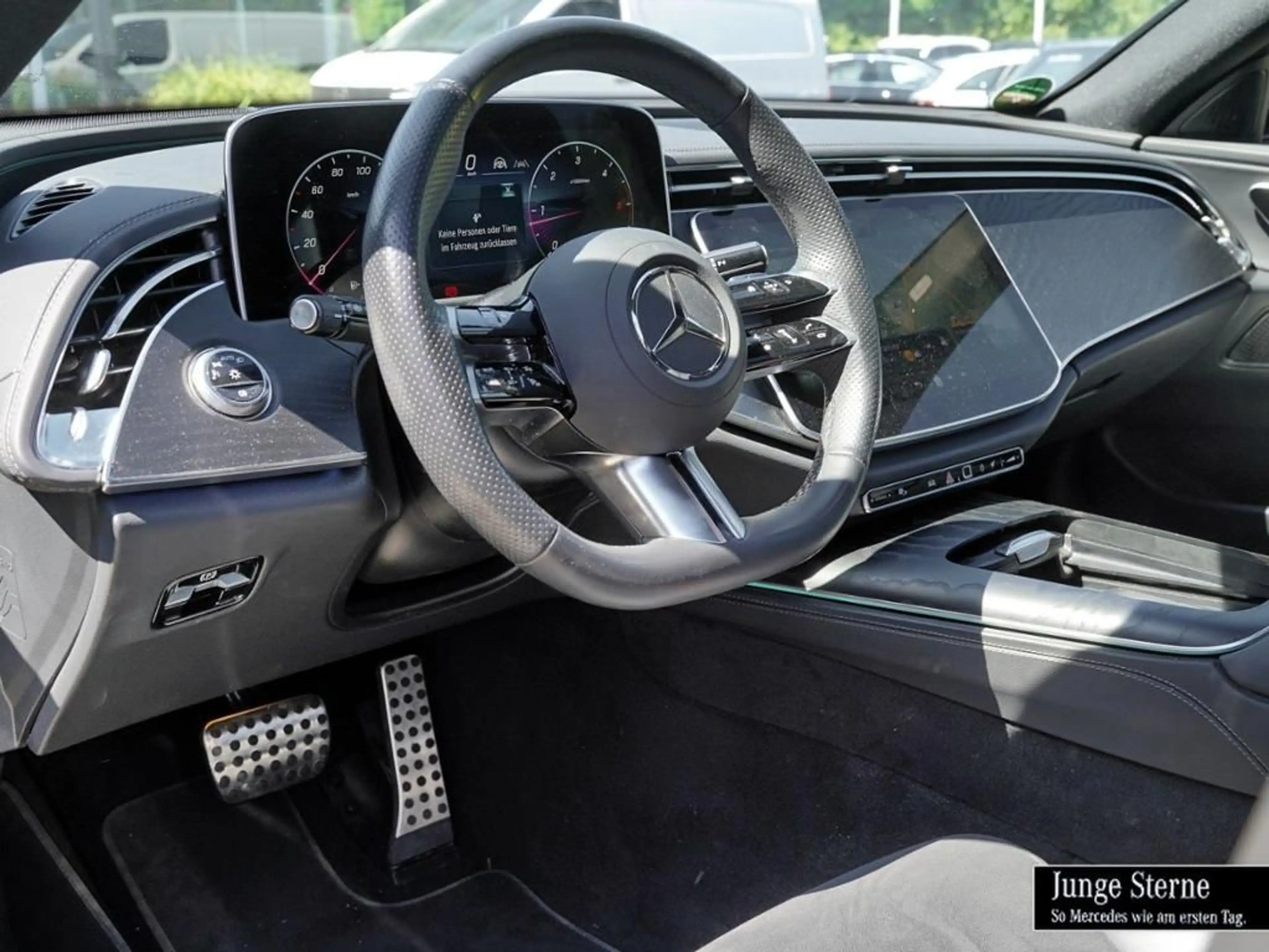 Mercedes-Benz E 220 d T-Modell EDITION-AMG+PANO+AHK+FAHRASSI+3 — photo 14