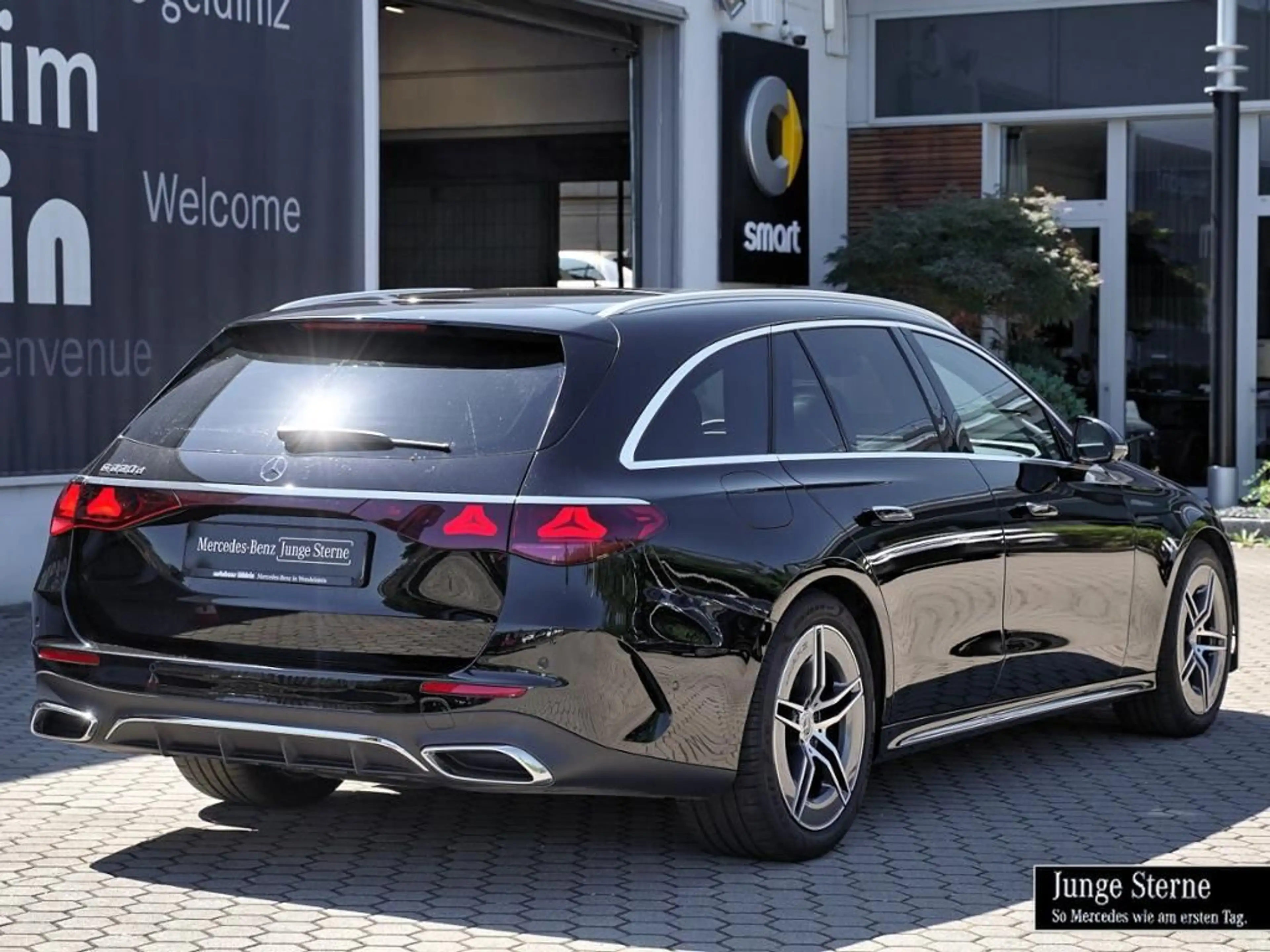 Mercedes-Benz E 220 d T-Modell EDITION-AMG+PANO+AHK+FAHRASSI+3 — photo 3