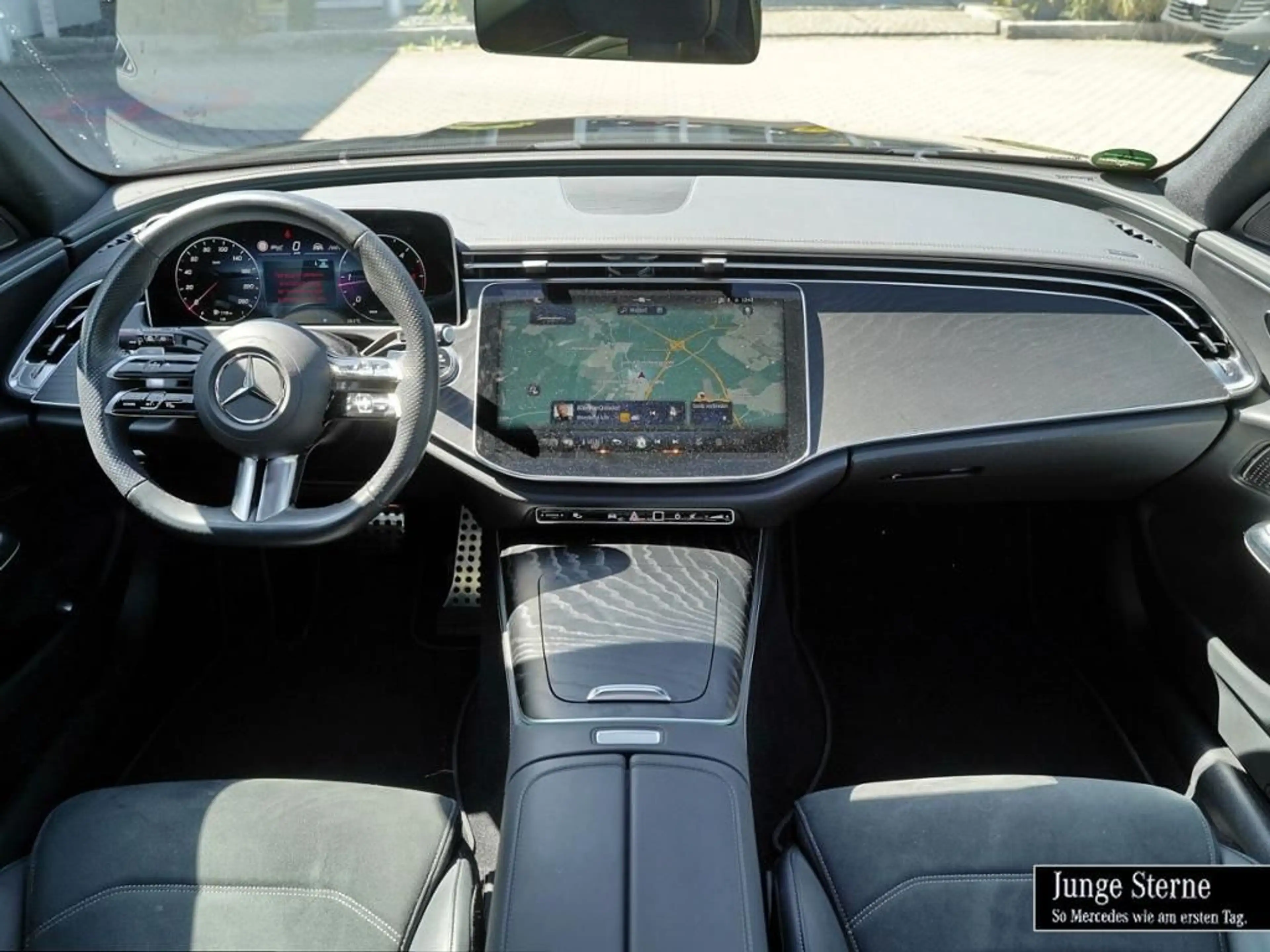 Mercedes-Benz E 220 d T-Modell EDITION-AMG+PANO+AHK+FAHRASSI+3 — photo 7