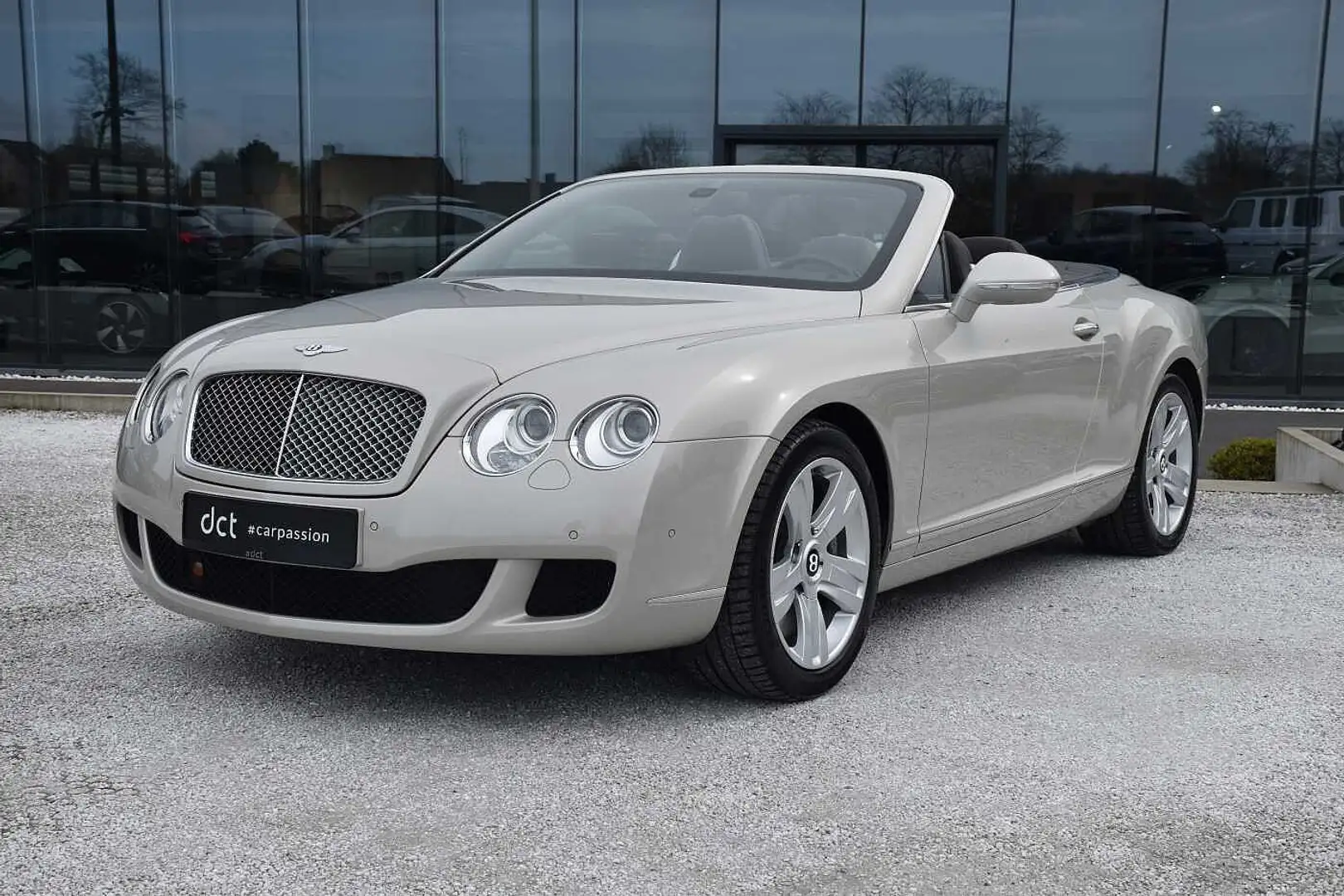Bentley Continental GTC W12 First Onwer **42466km** Bílá - 1