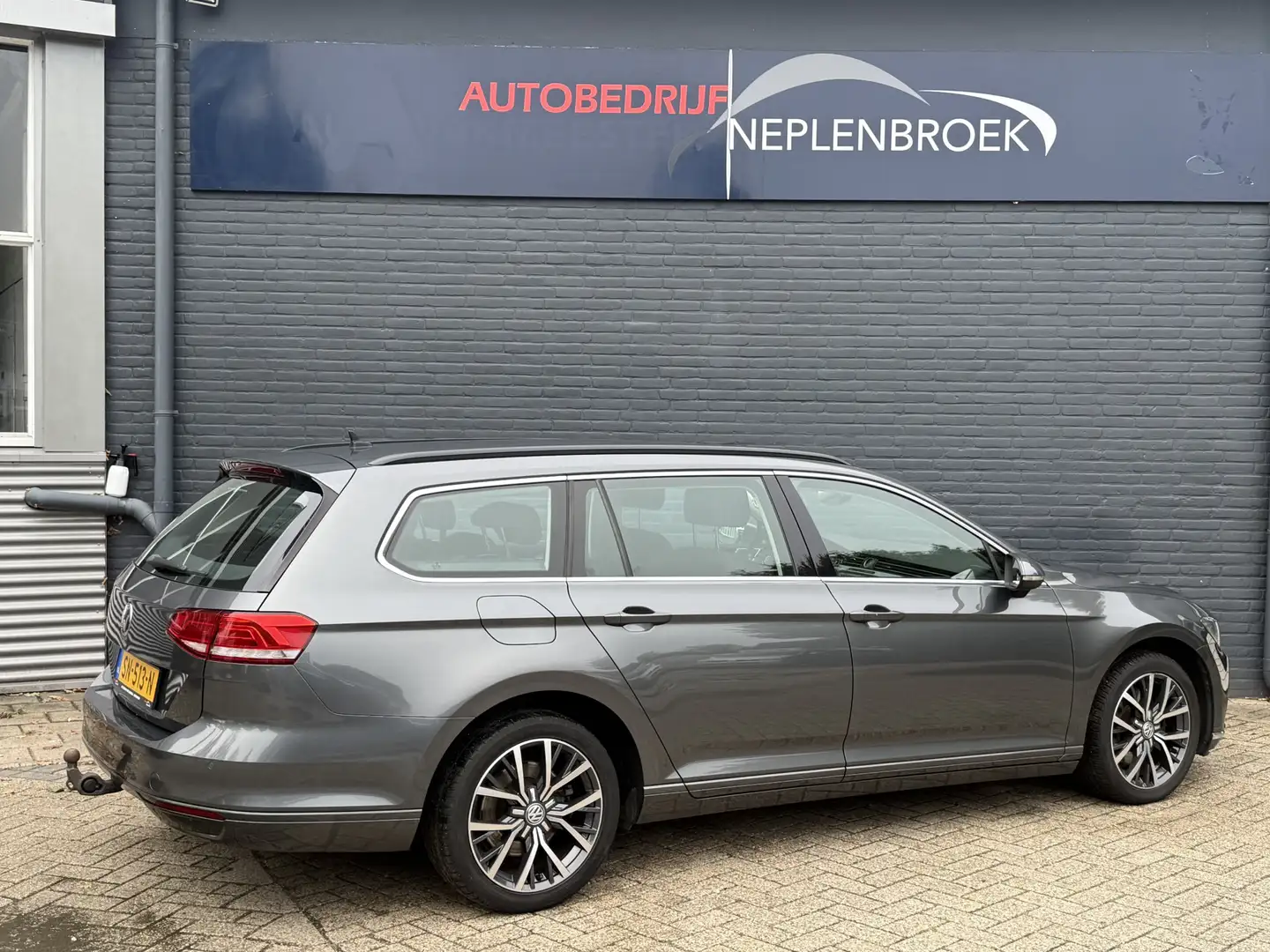 Volkswagen Passat Variant 2.0 TDI Business Edition R Bj 2016 Dealer onderhou Gris - 2