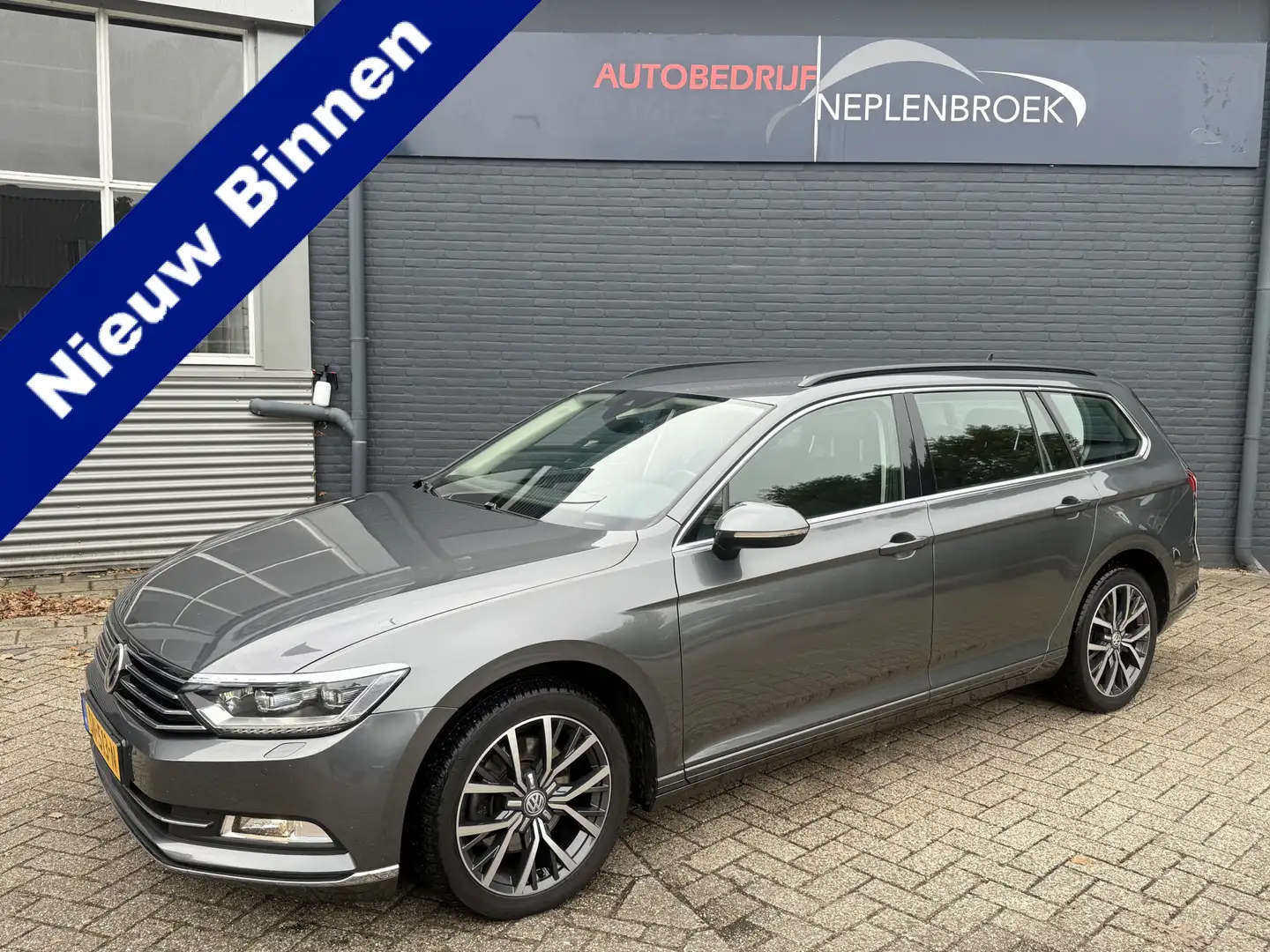 Volkswagen Passat Variant 2.0 TDI Business Edition R Bj 2016 Dealer onderhou Gris - 1