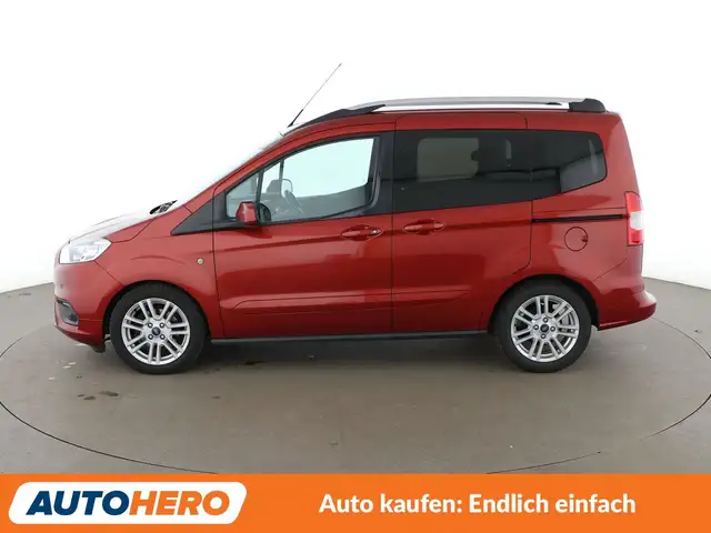 Ford Tourneo Courier view 3