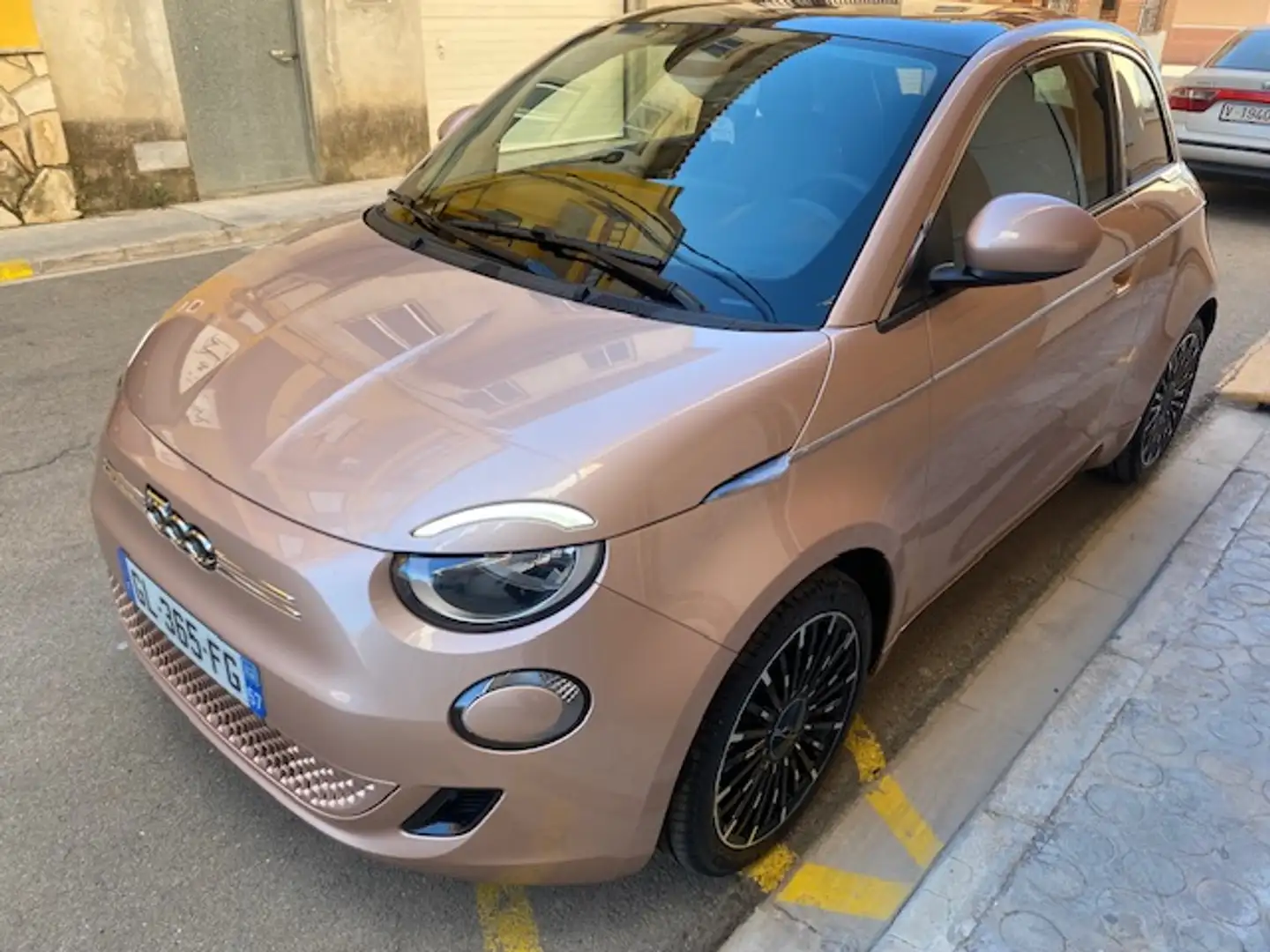 Fiat 500e 87Kw Icon Beige - 1