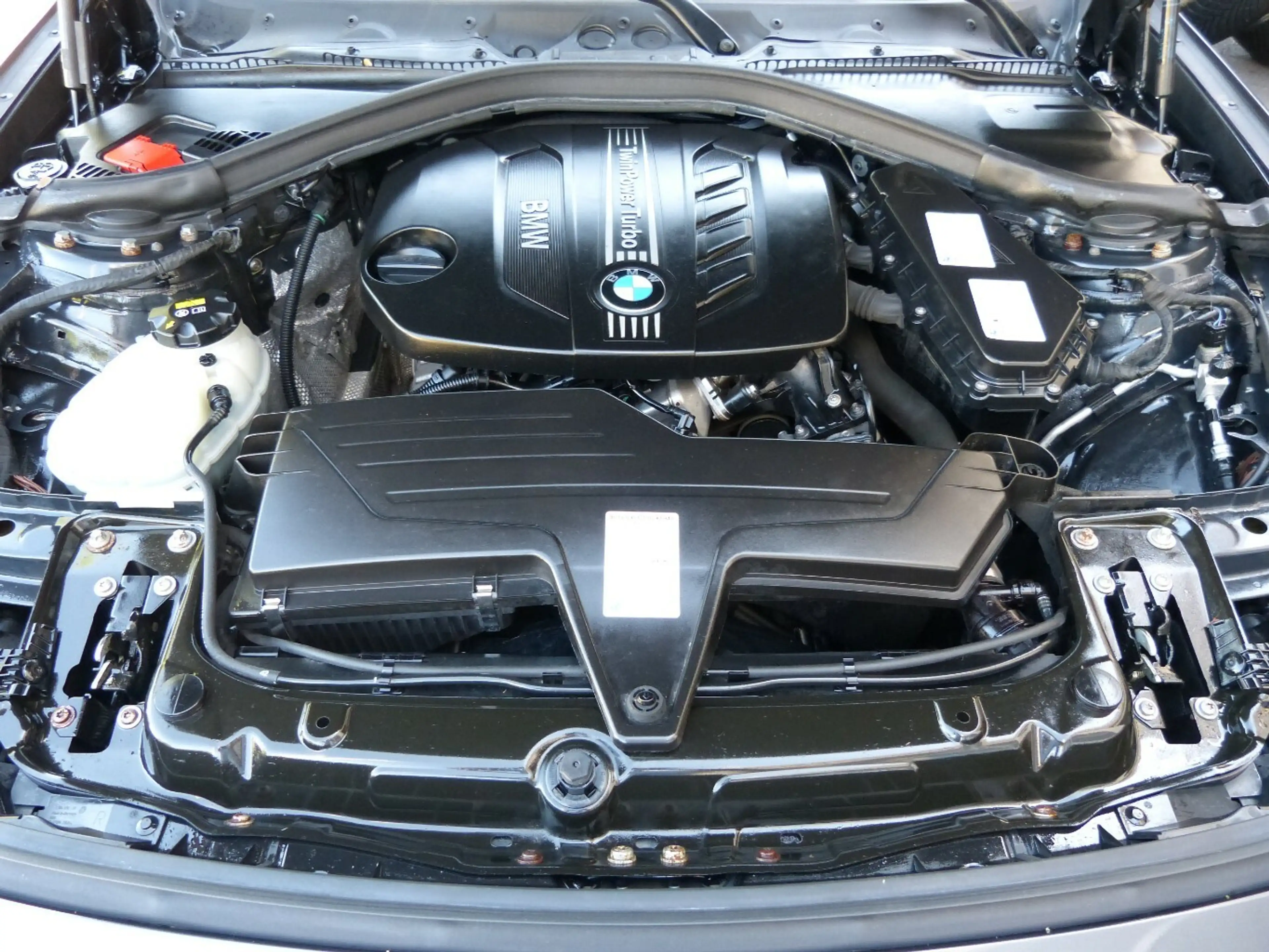 BMW 318 318 GT d[XENON/NAVI/SHZ/PDC/AHK] — photo 9