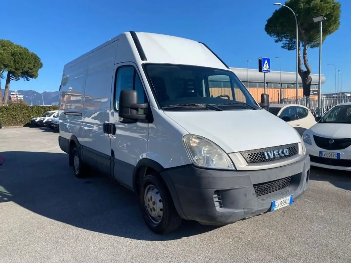 Iveco Daily 3.0 OFFICINA MOBILE BENZINA/METANO Bianco - 2
